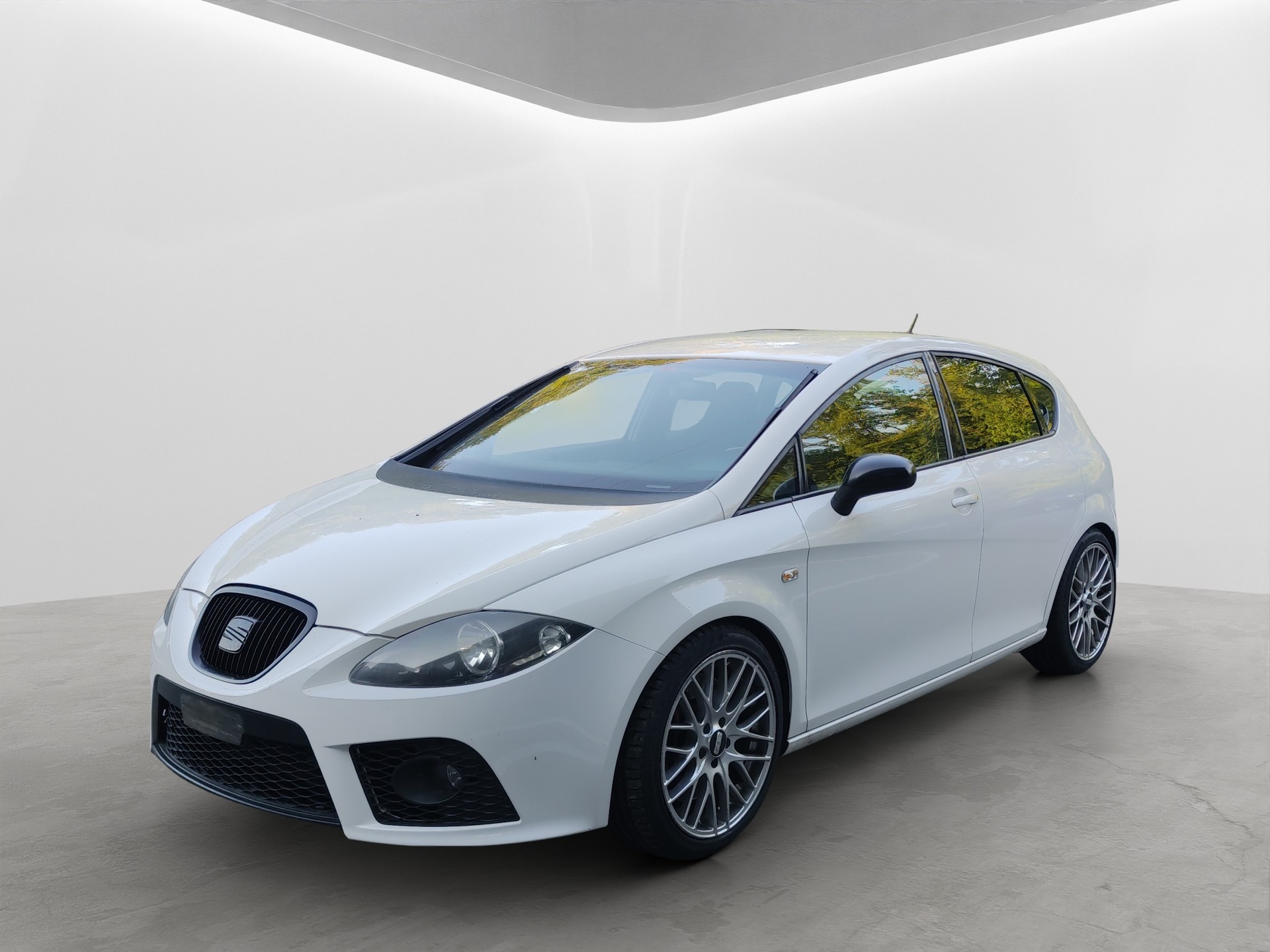SEAT Leon 2.0 TSI Cupra-image-0