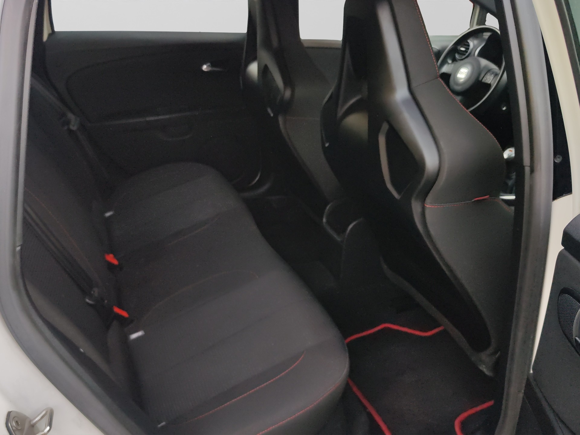 SEAT Leon 2.0 TSI Cupra-image-15