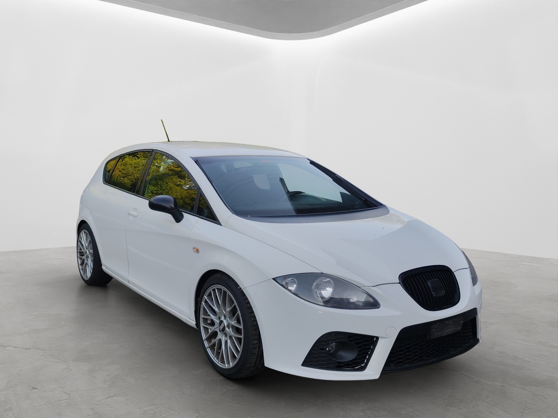 SEAT Leon 2.0 TSI Cupra-image-10