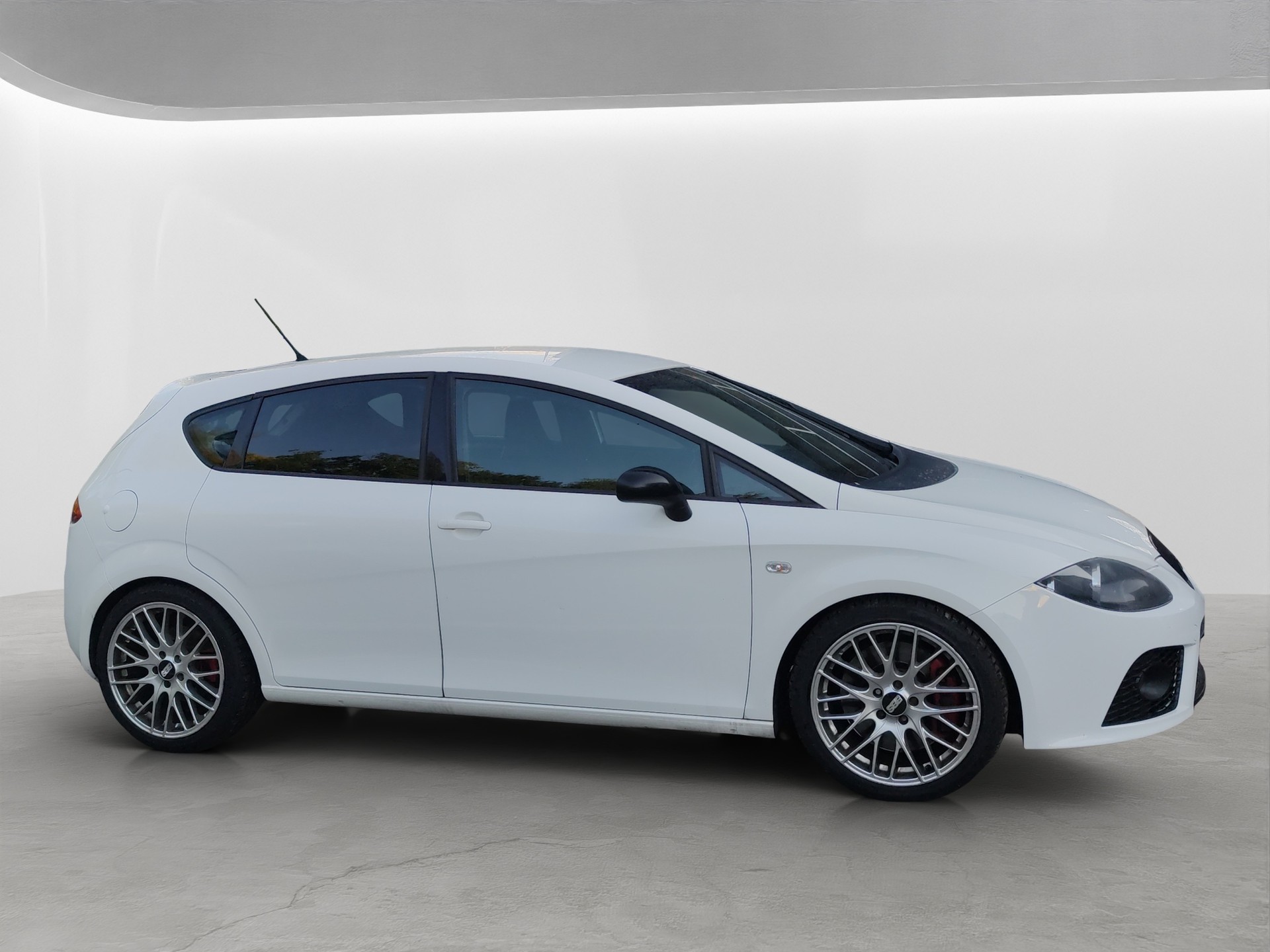 SEAT Leon 2.0 TSI Cupra-image-8
