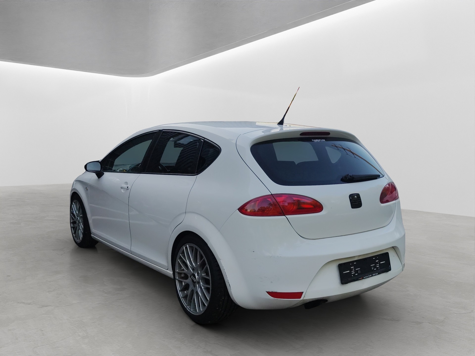 SEAT Leon 2.0 TSI Cupra-image-4