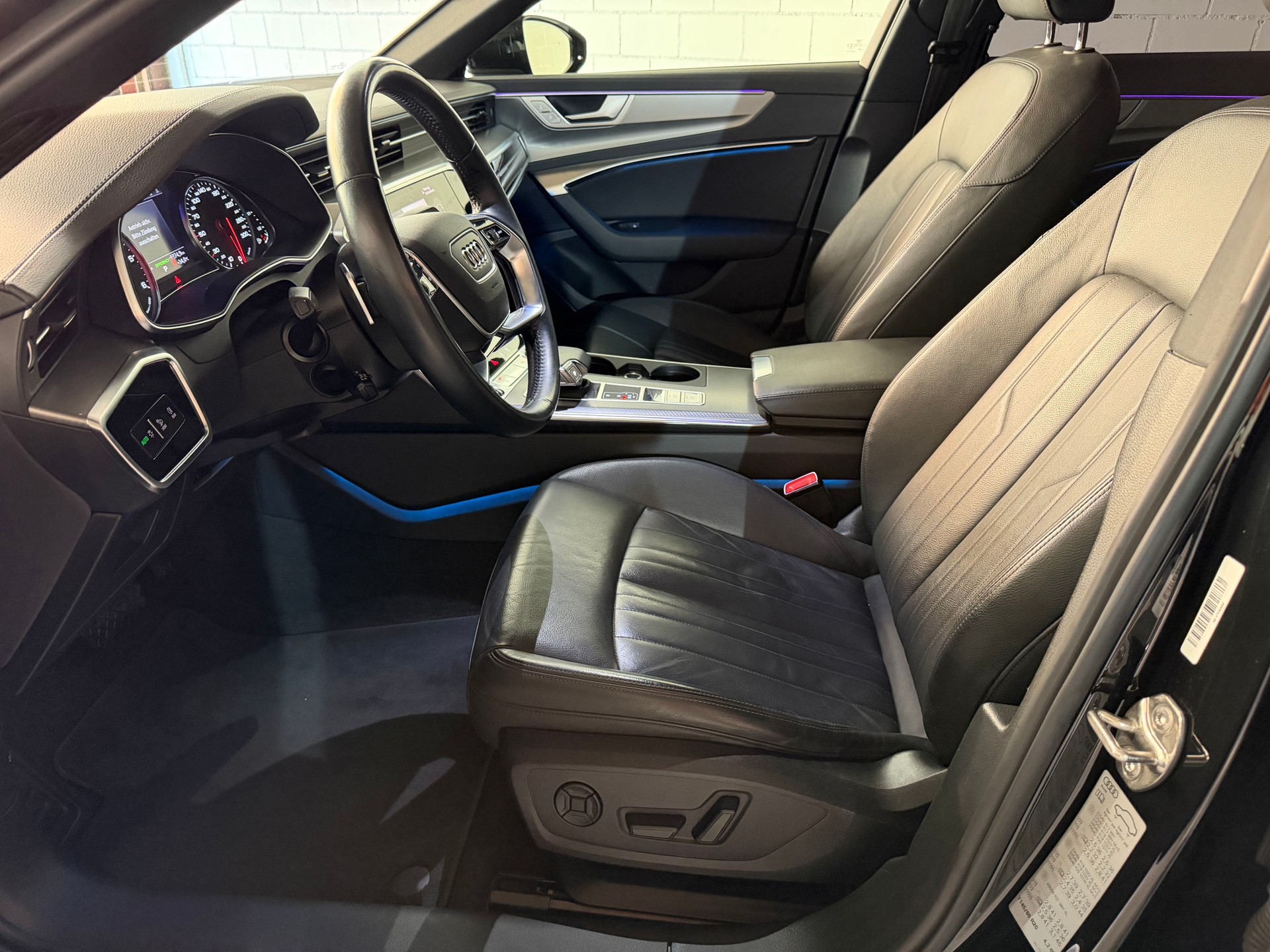AUDI A6 Limousine 40 TDI Design S-tronic-image-9