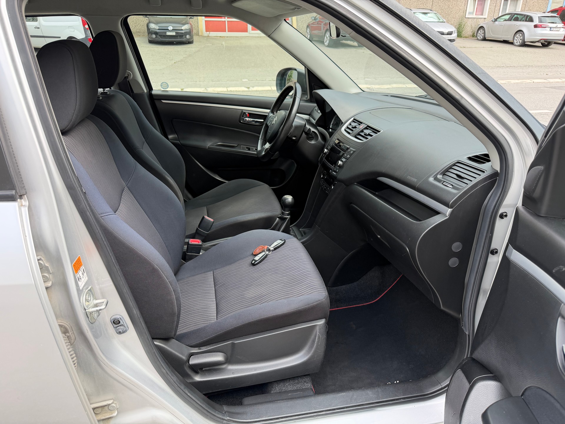 SUZUKI Swift 1.2i 16V GL Top 4x4-image-3