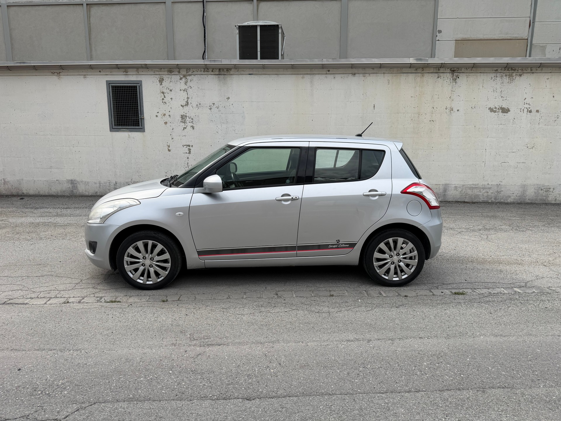 SUZUKI Swift 1.2i 16V GL Top 4x4-image-1