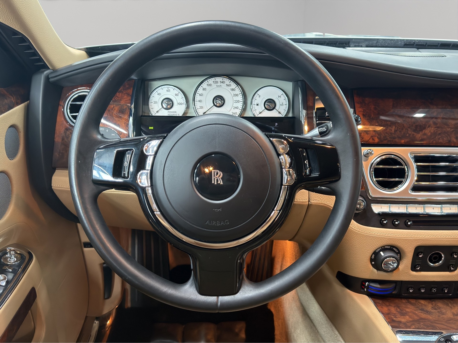 ROLLS-ROYCE Ghost 6.6 V12-image-22
