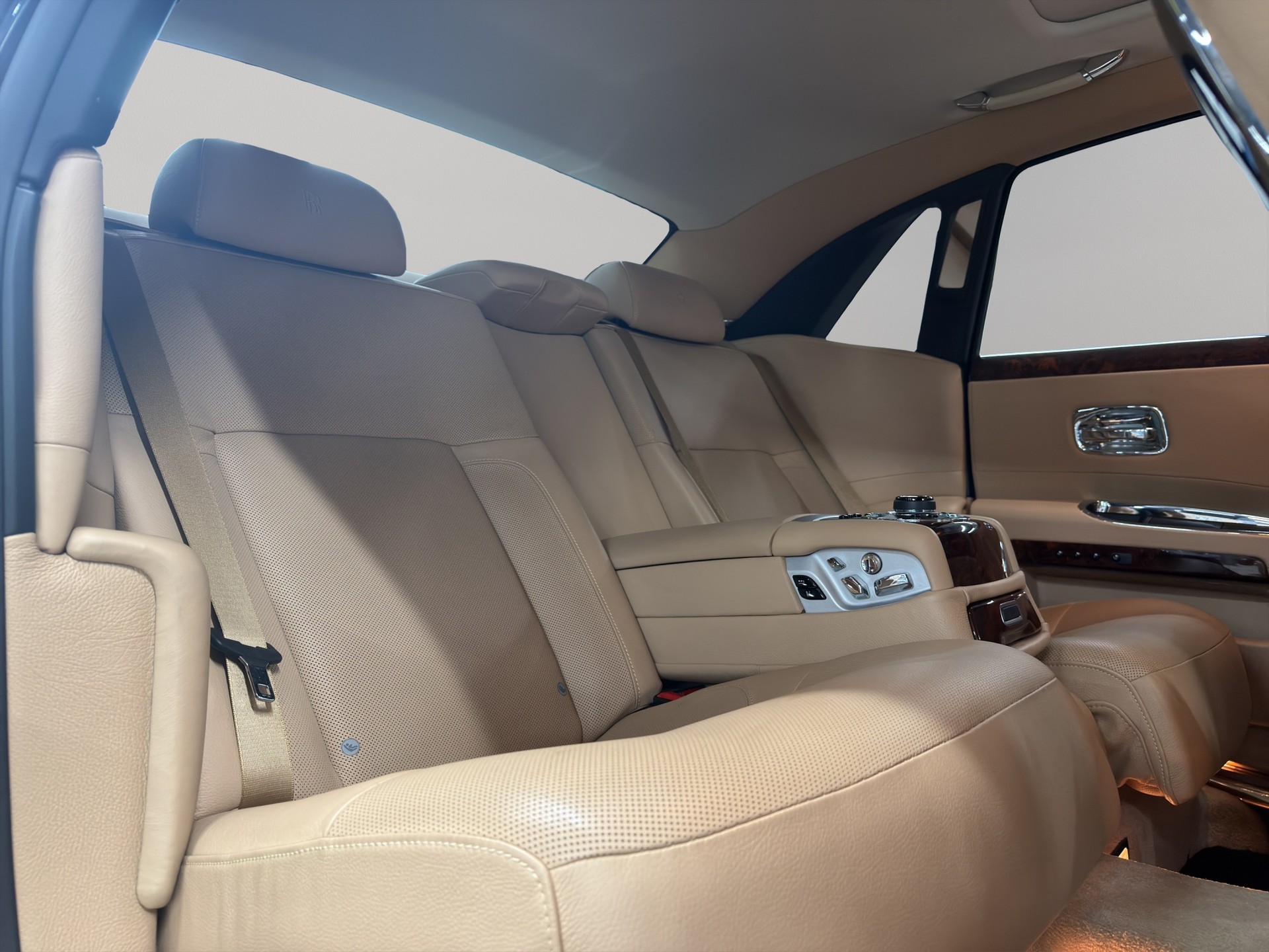ROLLS-ROYCE Ghost 6.6 V12-image-16