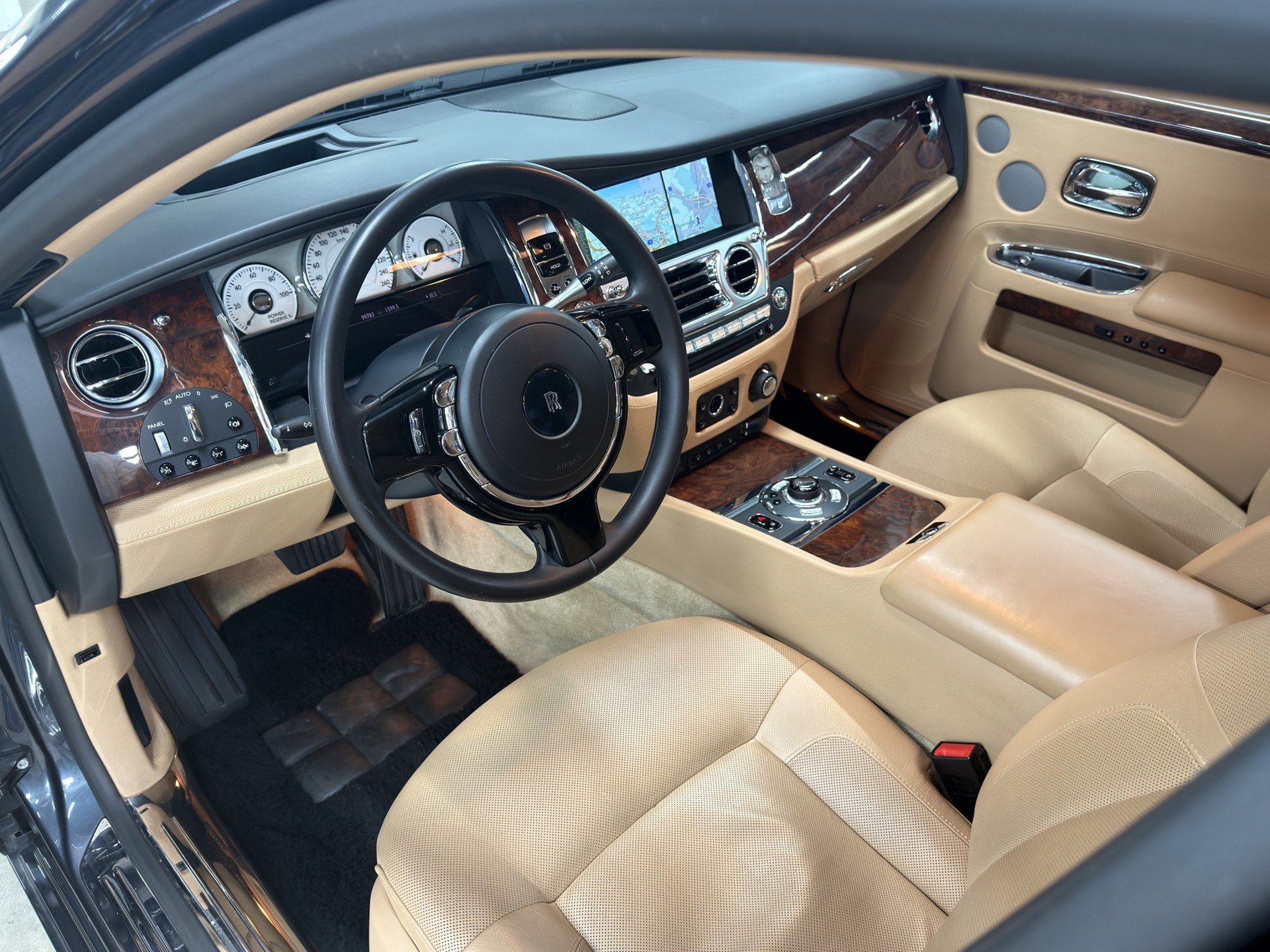 ROLLS-ROYCE Ghost 6.6 V12-image-25