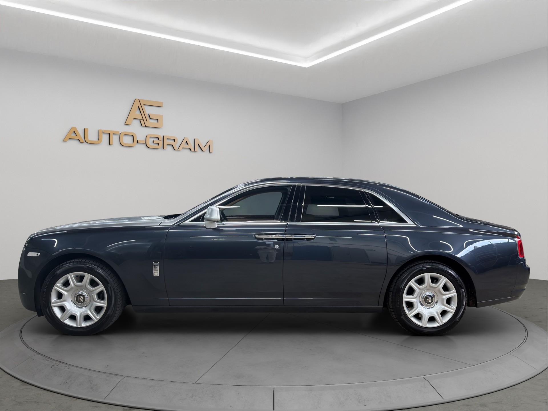 ROLLS-ROYCE Ghost 6.6 V12-image-2