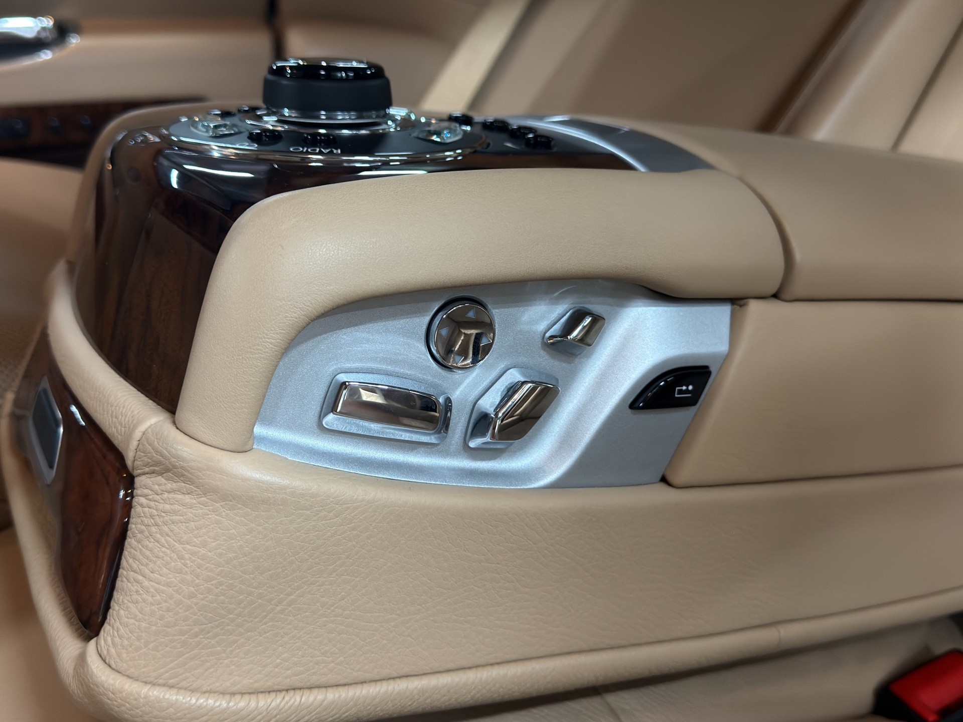 ROLLS-ROYCE Ghost 6.6 V12-image-31