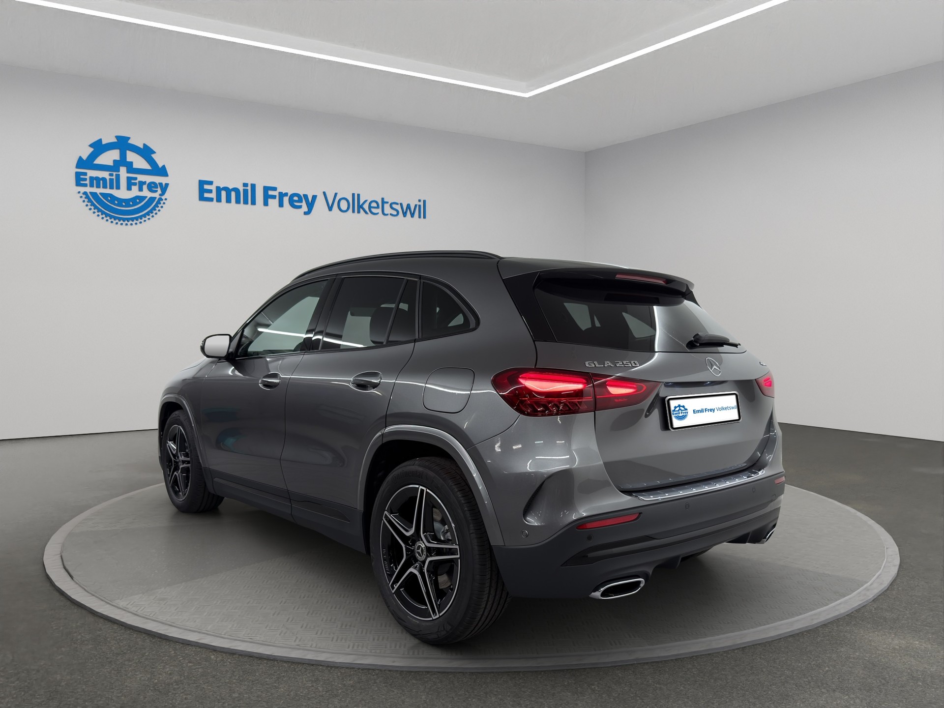 MERCEDES-BENZ GLA 250 Swiss Star AMG Line 4matic-image-2