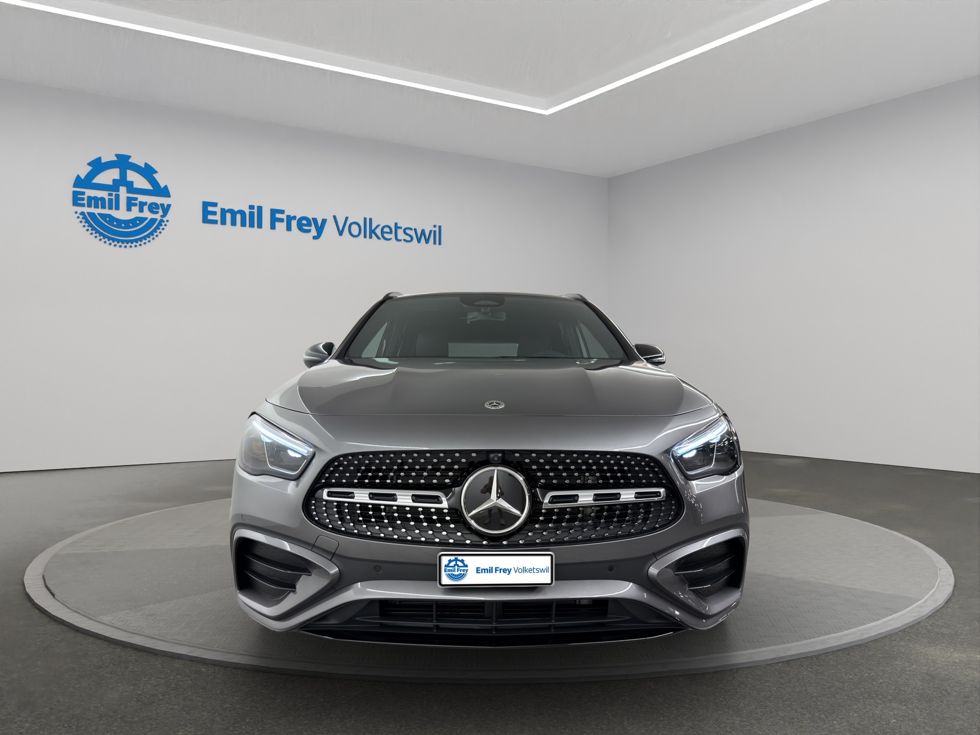 MERCEDES-BENZ GLA 250 Swiss Star AMG Line 4matic-image-4