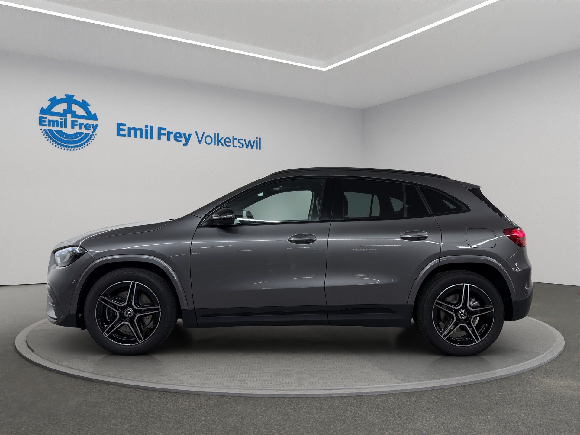 MERCEDES-BENZ GLA 250 Swiss Star AMG Line 4matic-image-1