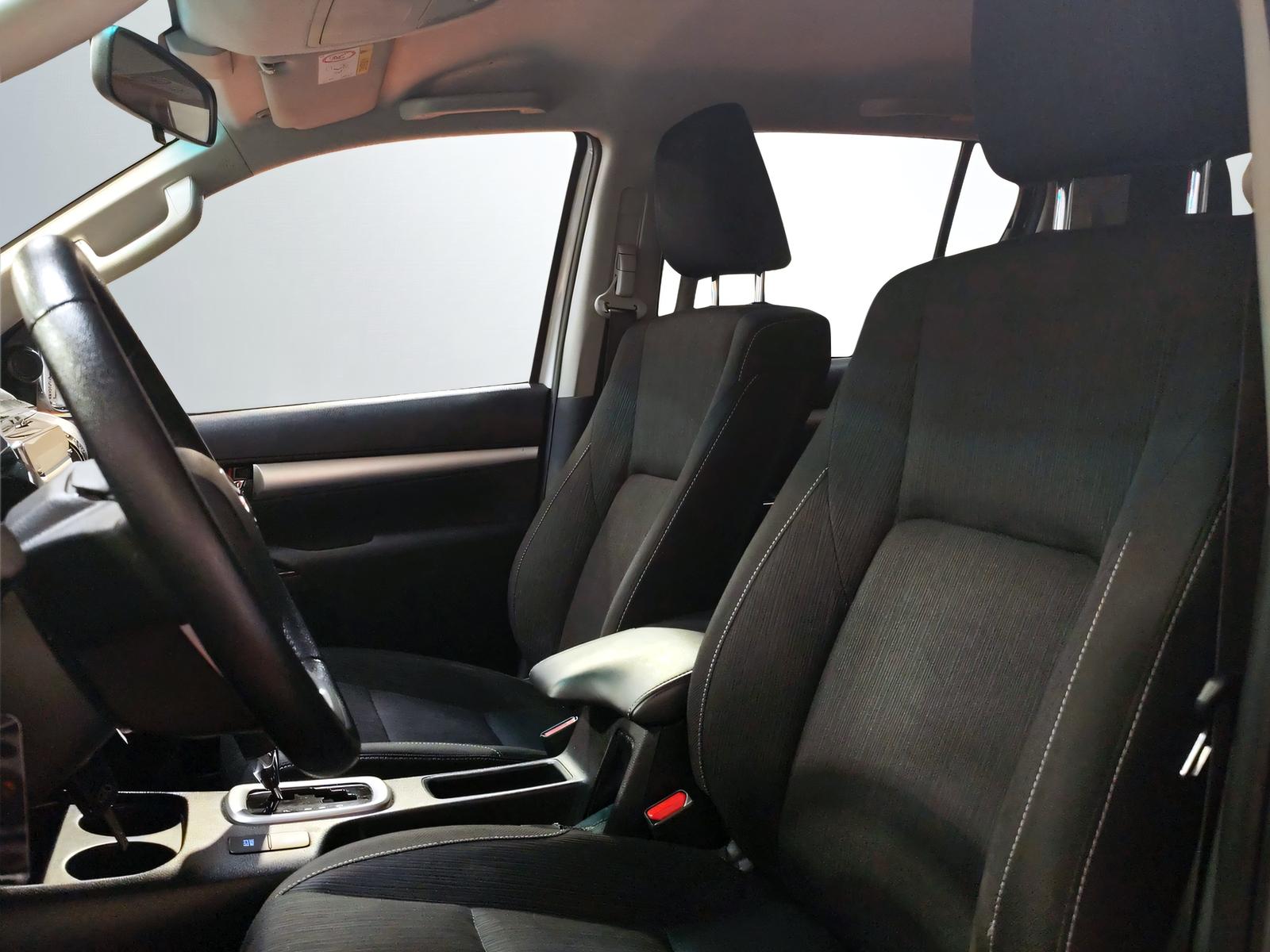 TOYOTA Hilux Double Cab.-Pick-up 2.8 D-4D 204 Style-image-7