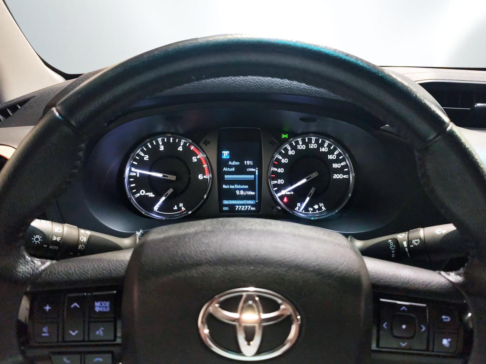 TOYOTA Hilux Double Cab.-Pick-up 2.8 D-4D 204 Style-image-11