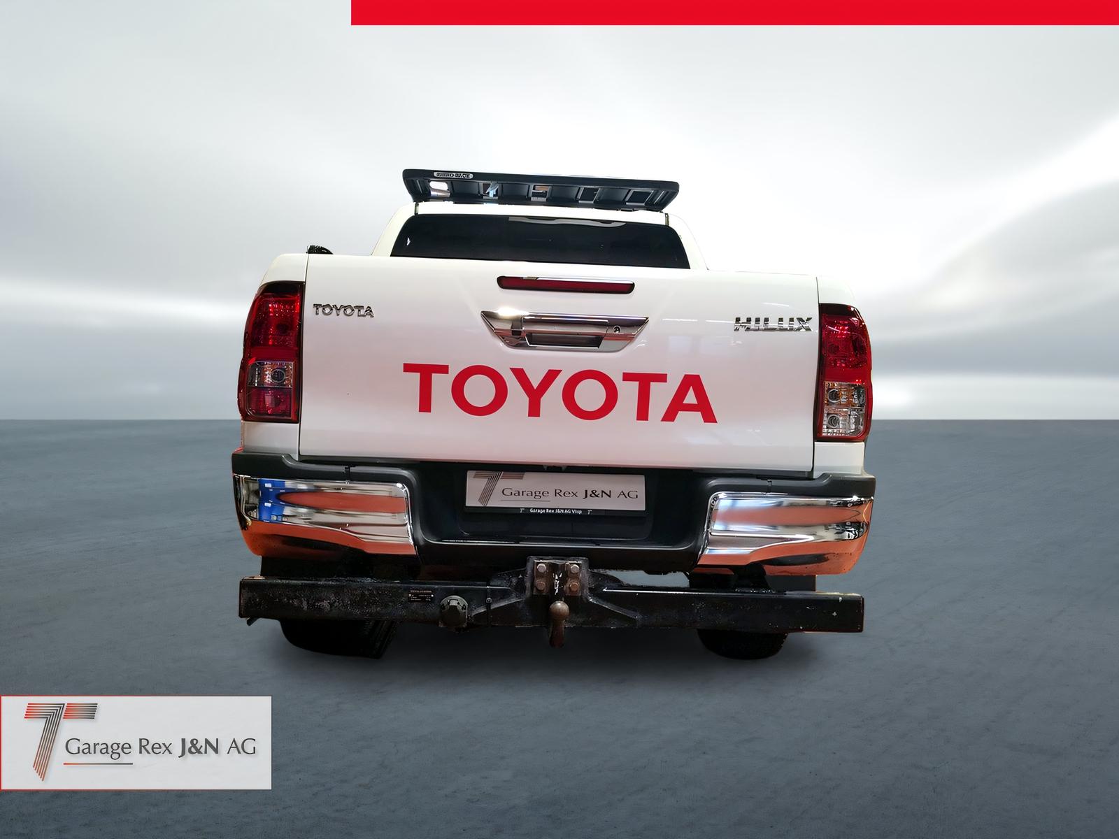 TOYOTA Hilux Double Cab.-Pick-up 2.8 D-4D 204 Style-image-3