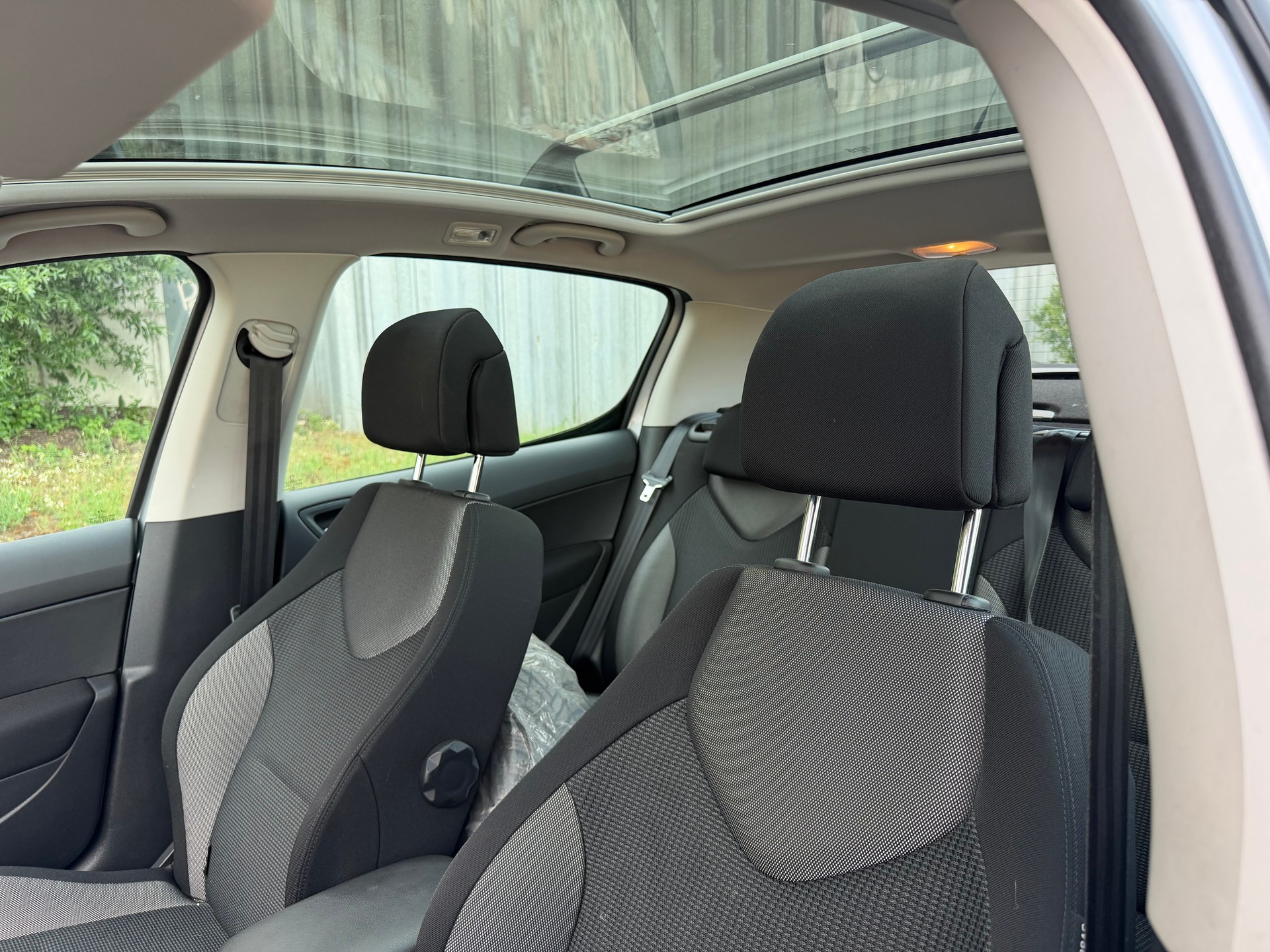 PEUGEOT 308 1.6 16V T Black&Silver **FRISCH AB MFK**-image-9