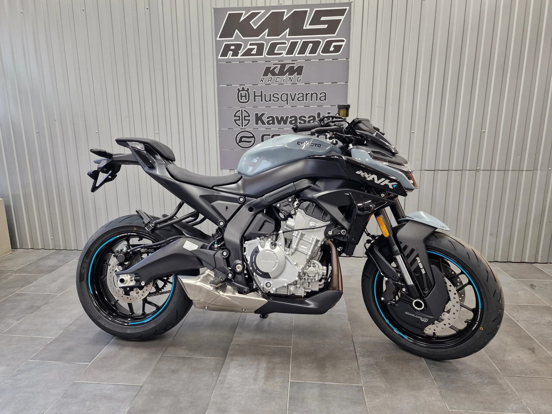 CF MOTO 675 NK