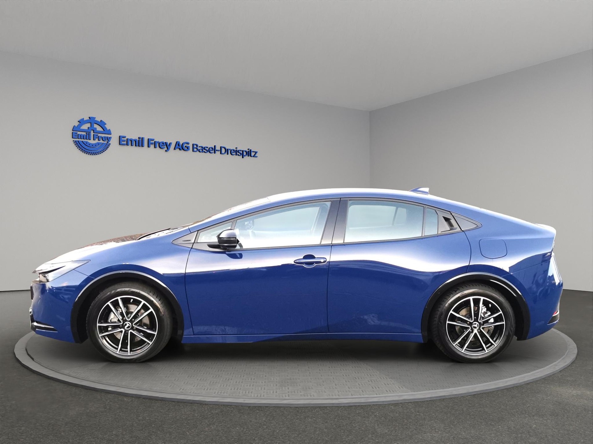 TOYOTA Prius 2.0 Plug-In-Hybrid Style-image-2