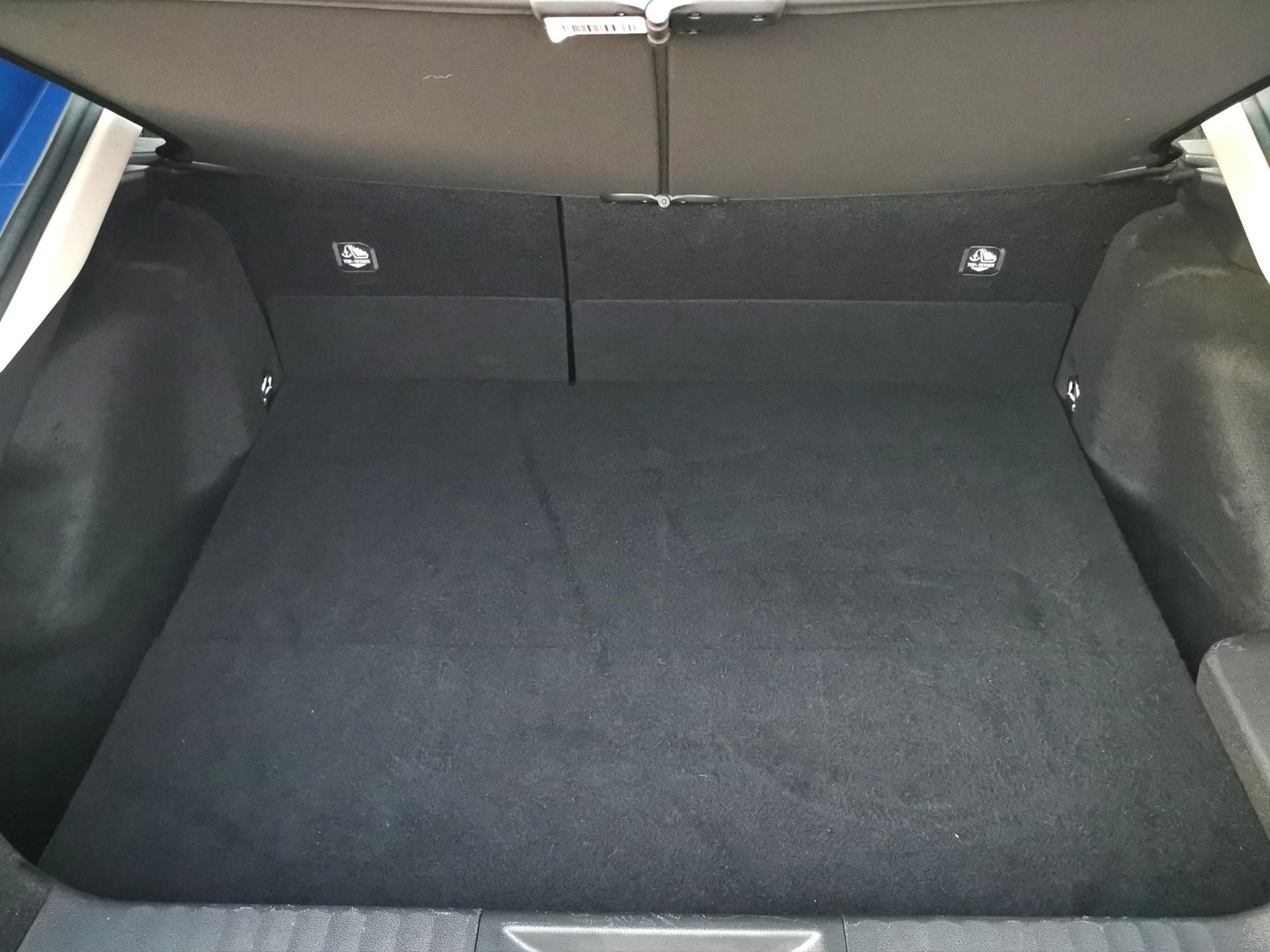 TOYOTA Prius 2.0 Plug-In-Hybrid Style-image-8