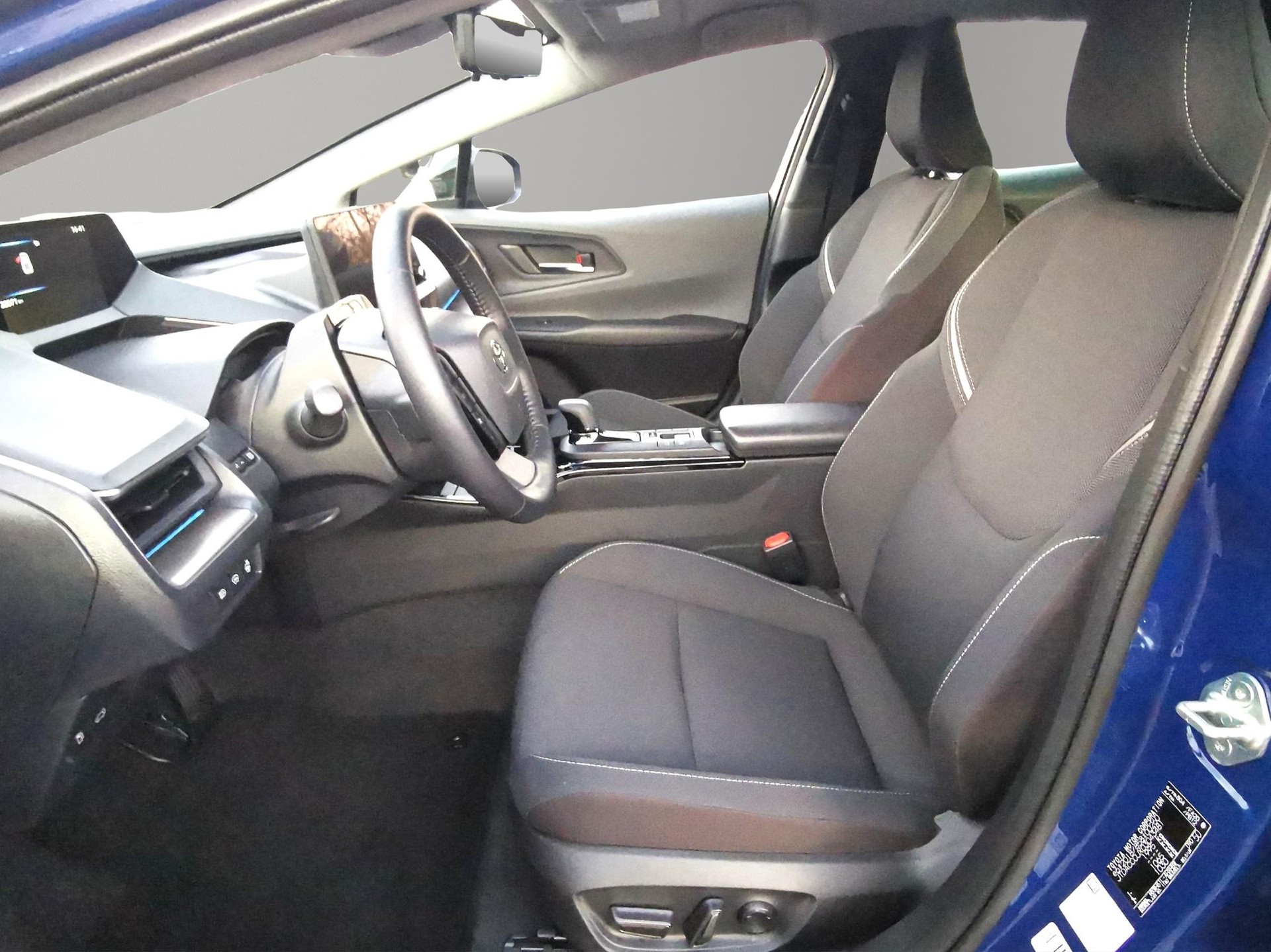 TOYOTA Prius 2.0 Plug-In-Hybrid Style-image-1