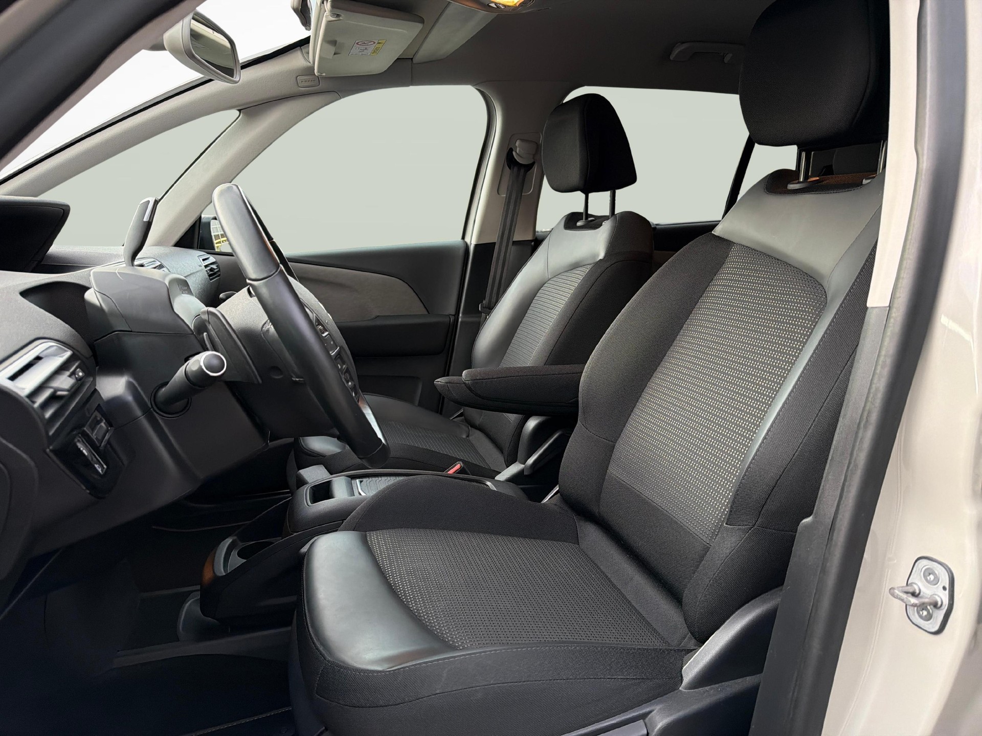 CITROEN C4 Grand Spacetourer 1.2 PureTech Shine-image-9