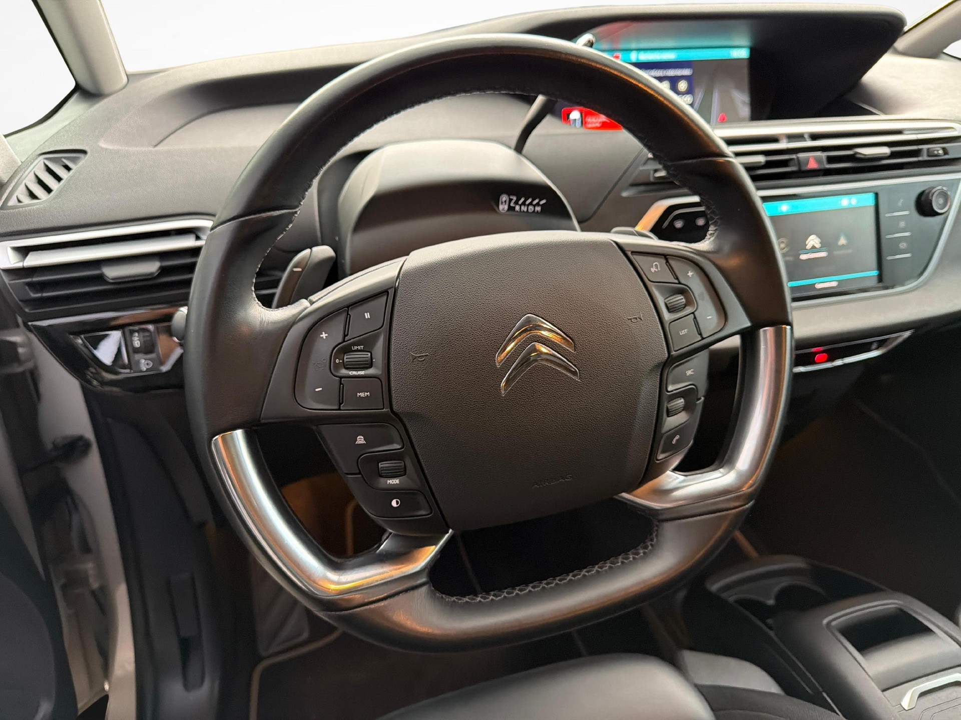 CITROEN C4 Grand Spacetourer 1.2 PureTech Shine-image-18
