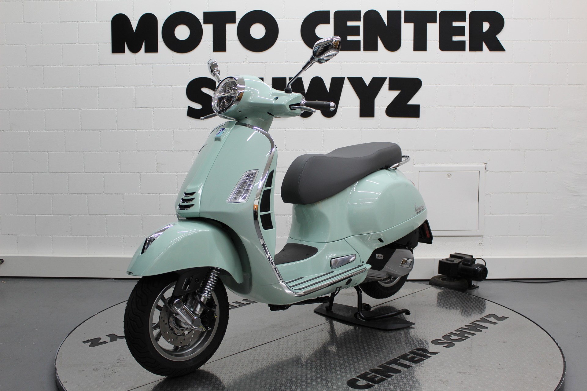 PIAGGIO Vespa Primavera 125-showroom-element-3