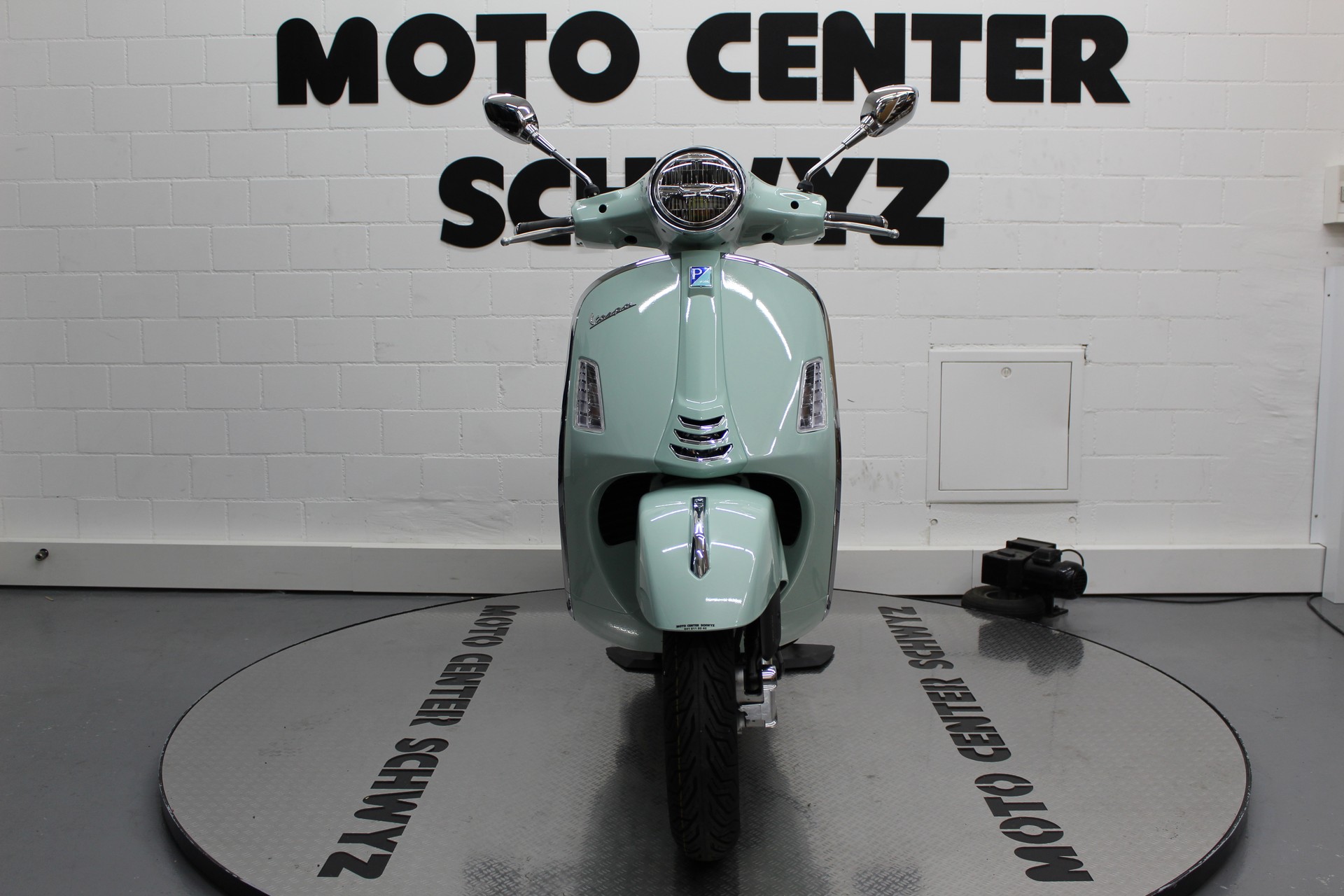PIAGGIO Vespa Primavera 125-showroom-element-2