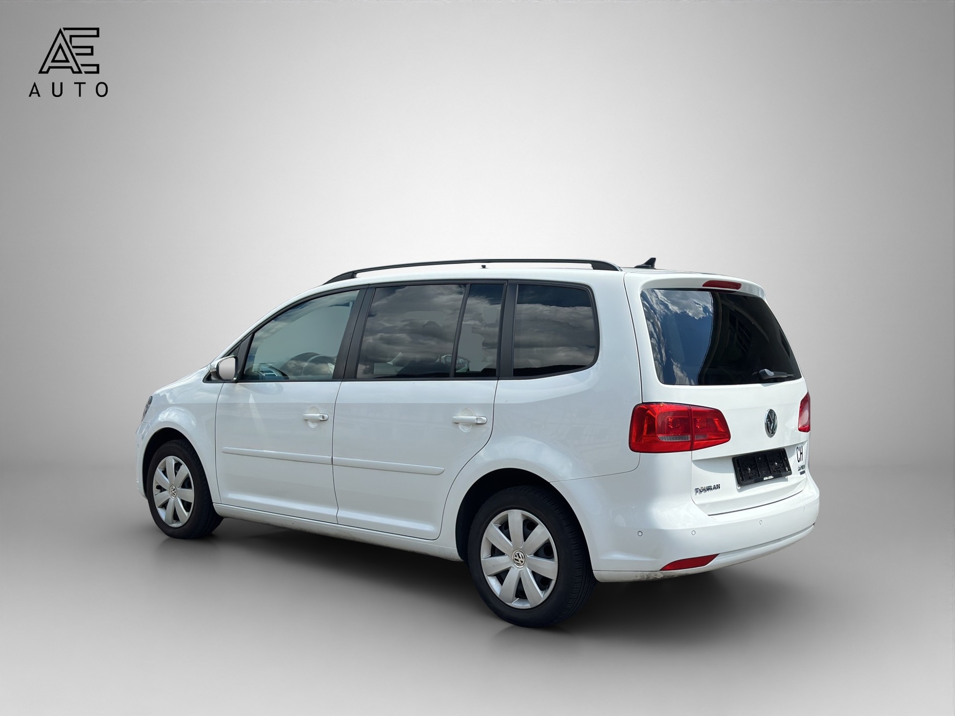 VW Touran 2.0 TDI BlueMotion Technology Highline DSG-image-4