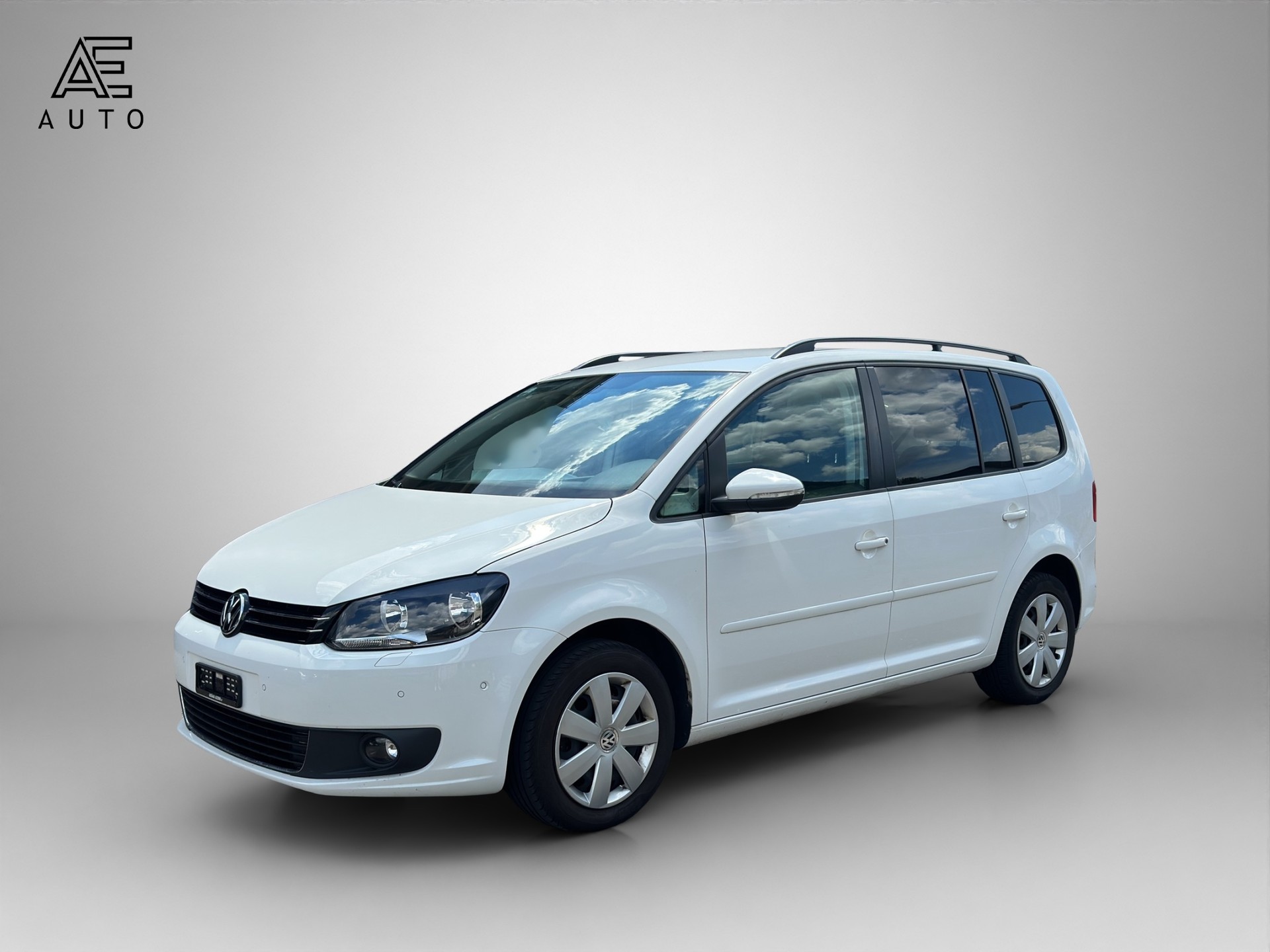 VW Touran 2.0 TDI BlueMotion Technology Highline DSG-image-2