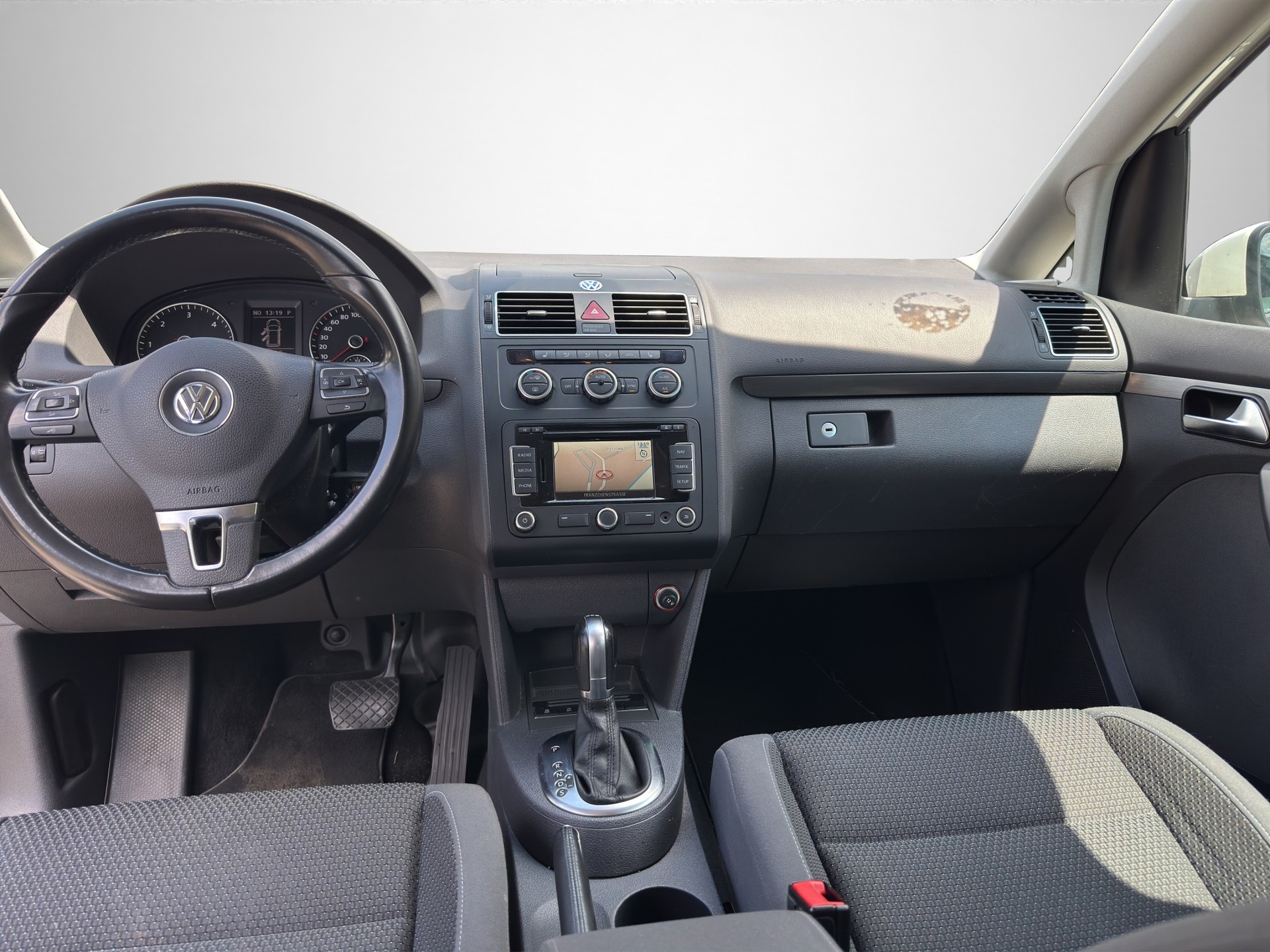 VW Touran 2.0 TDI BlueMotion Technology Highline DSG-image-8