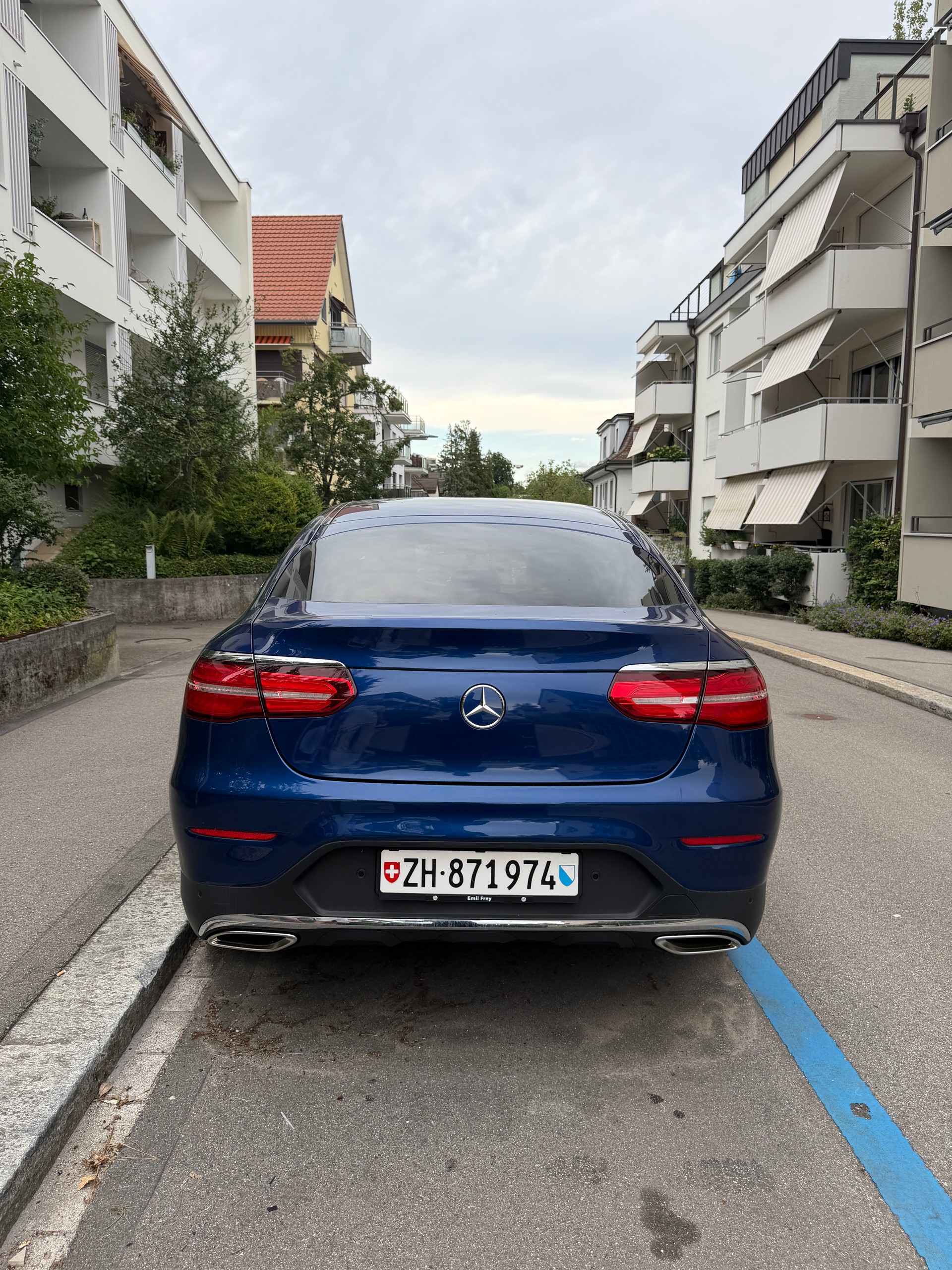 MERCEDES-BENZ GLC Coupé 250 AMG Line 4matic 9G-Tronic-image-3