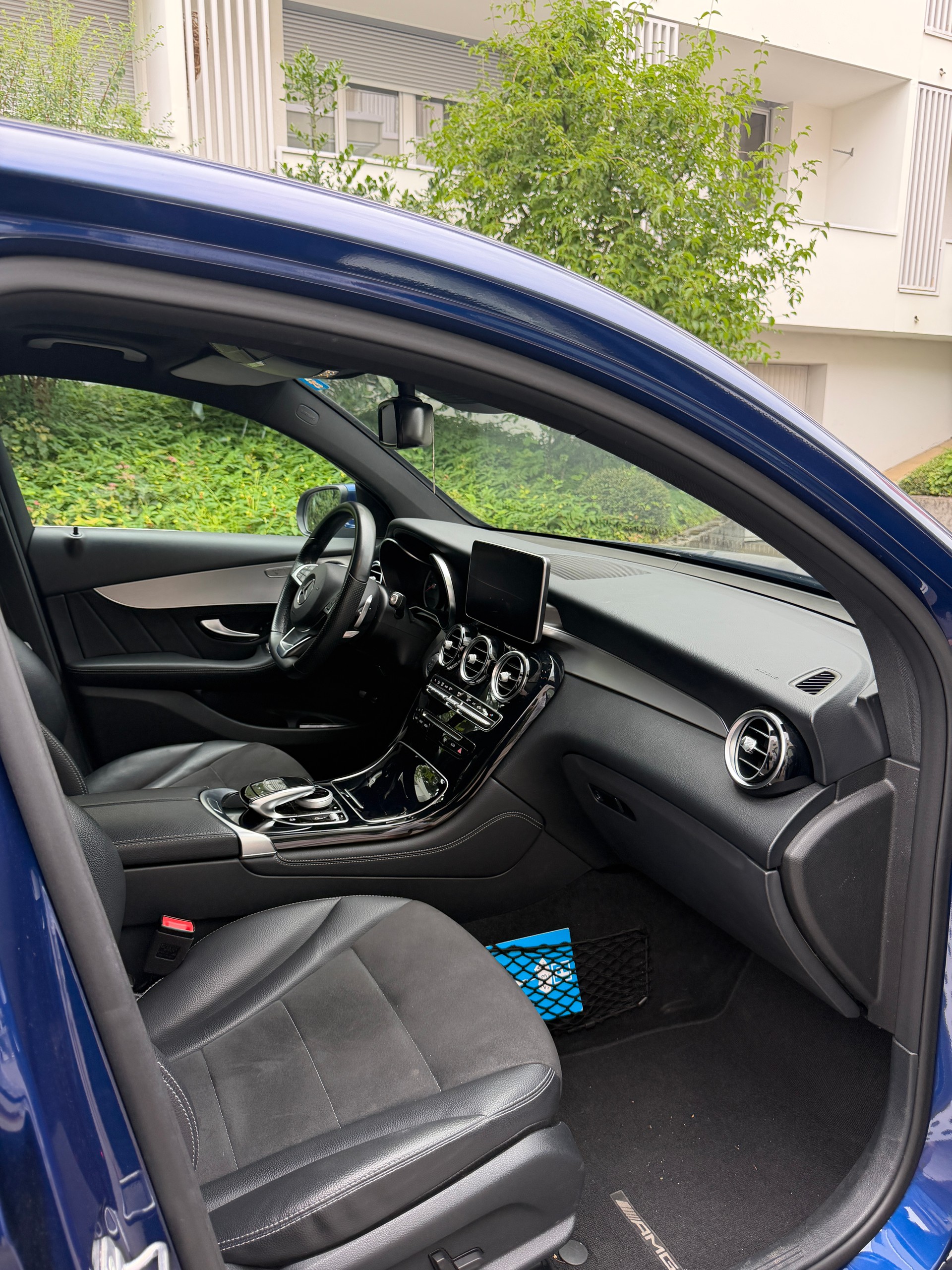 MERCEDES-BENZ GLC Coupé 250 AMG Line 4matic 9G-Tronic-image-4