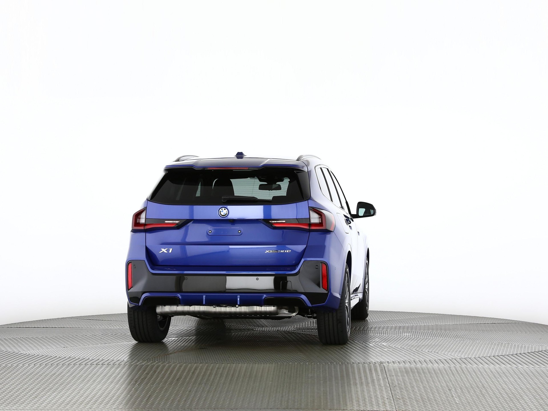BMW X1 30e xDrive paddles-image-17