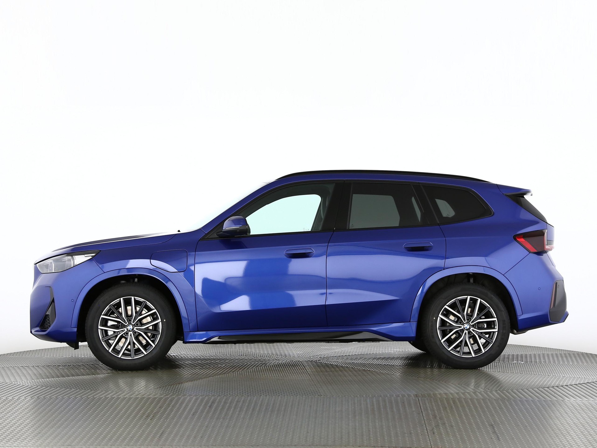 BMW X1 30e xDrive paddles-image-11