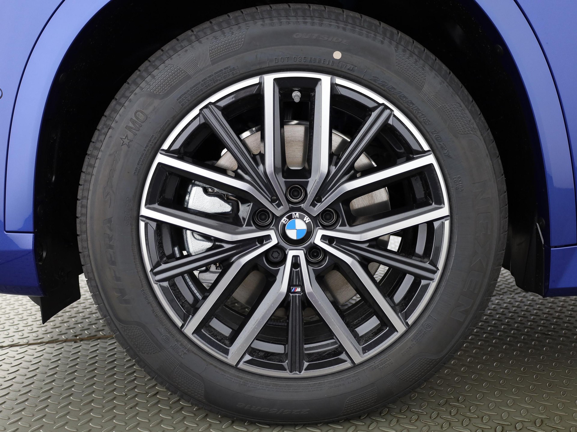 BMW X1 30e xDrive paddles-image-3