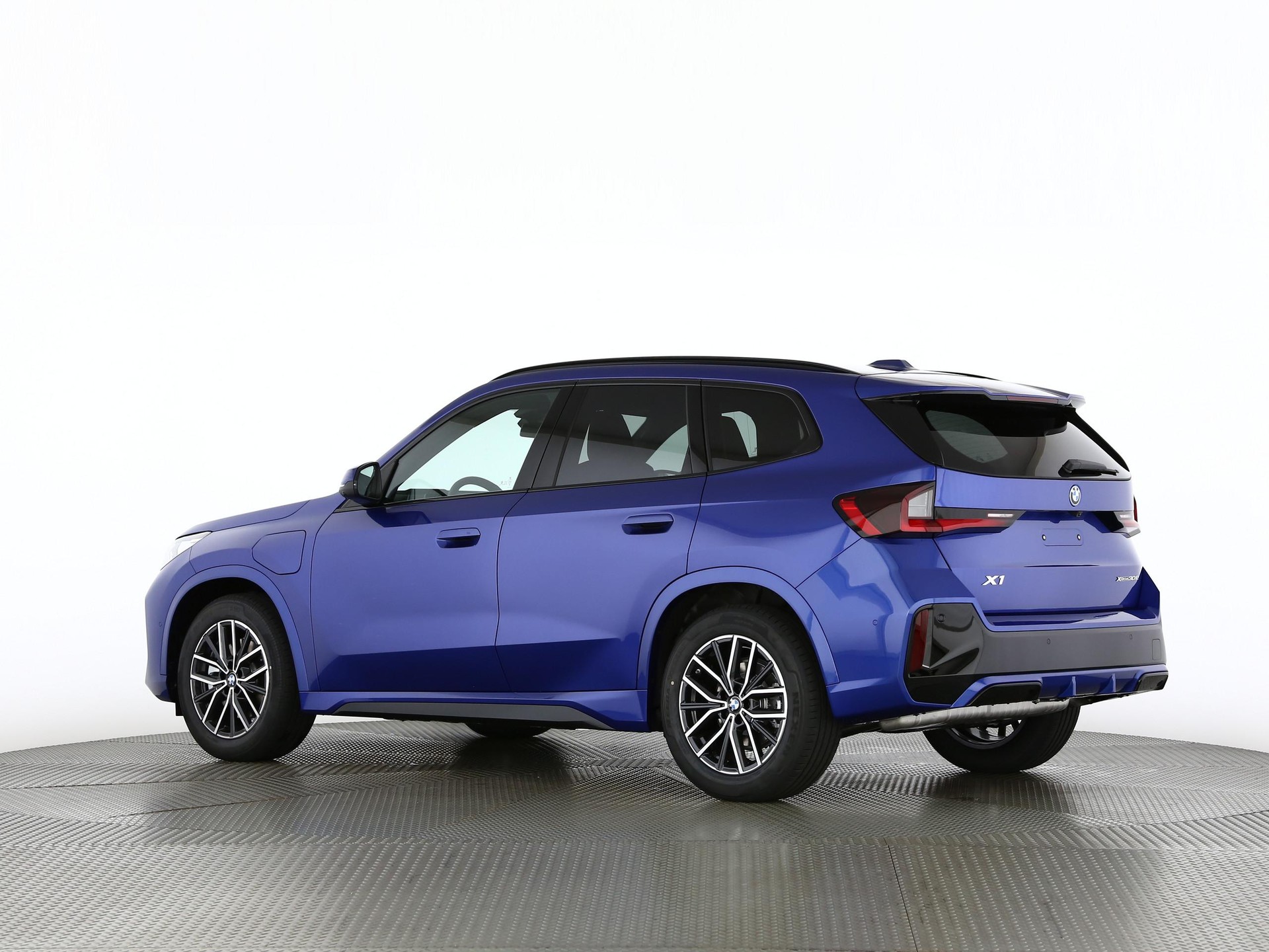 BMW X1 30e xDrive paddles-image-14