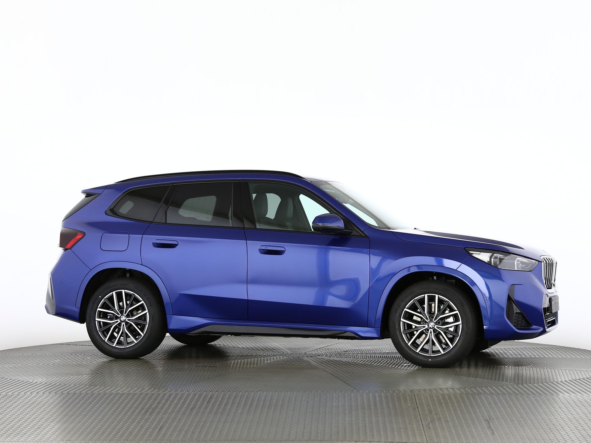 BMW X1 30e xDrive paddles-image-24