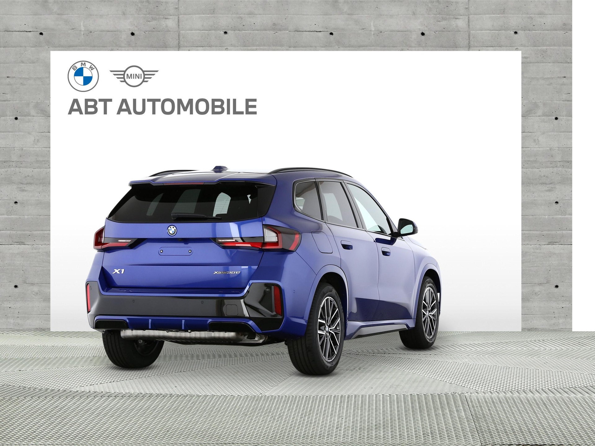 BMW X1 30e xDrive paddles-image-2