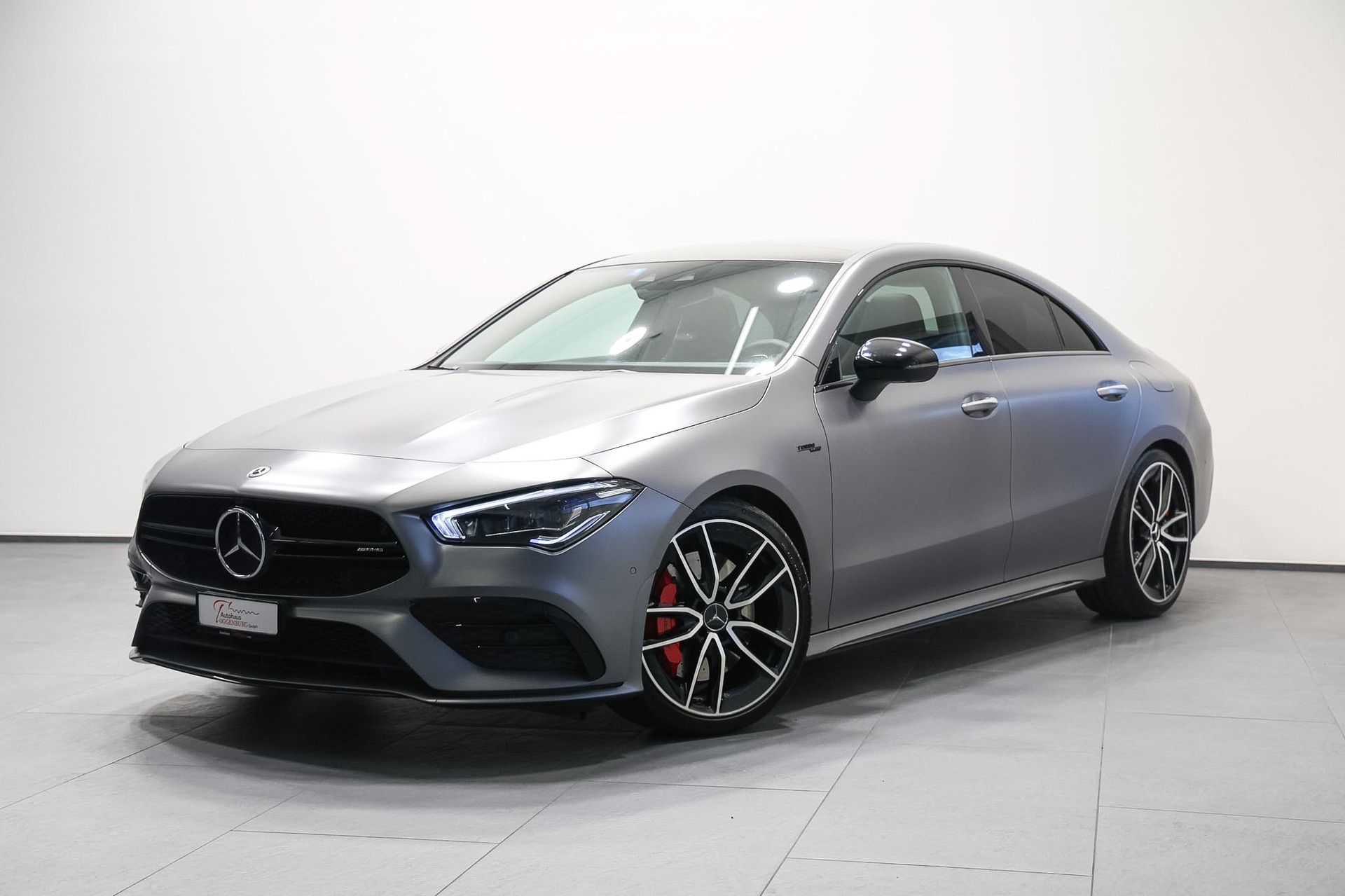 MERCEDES-BENZ CLA 35 AMG 4Matic 7G-DCT *CH-Fahrzeug*Grau Mattlackierung*Performance Sitze*-image-0