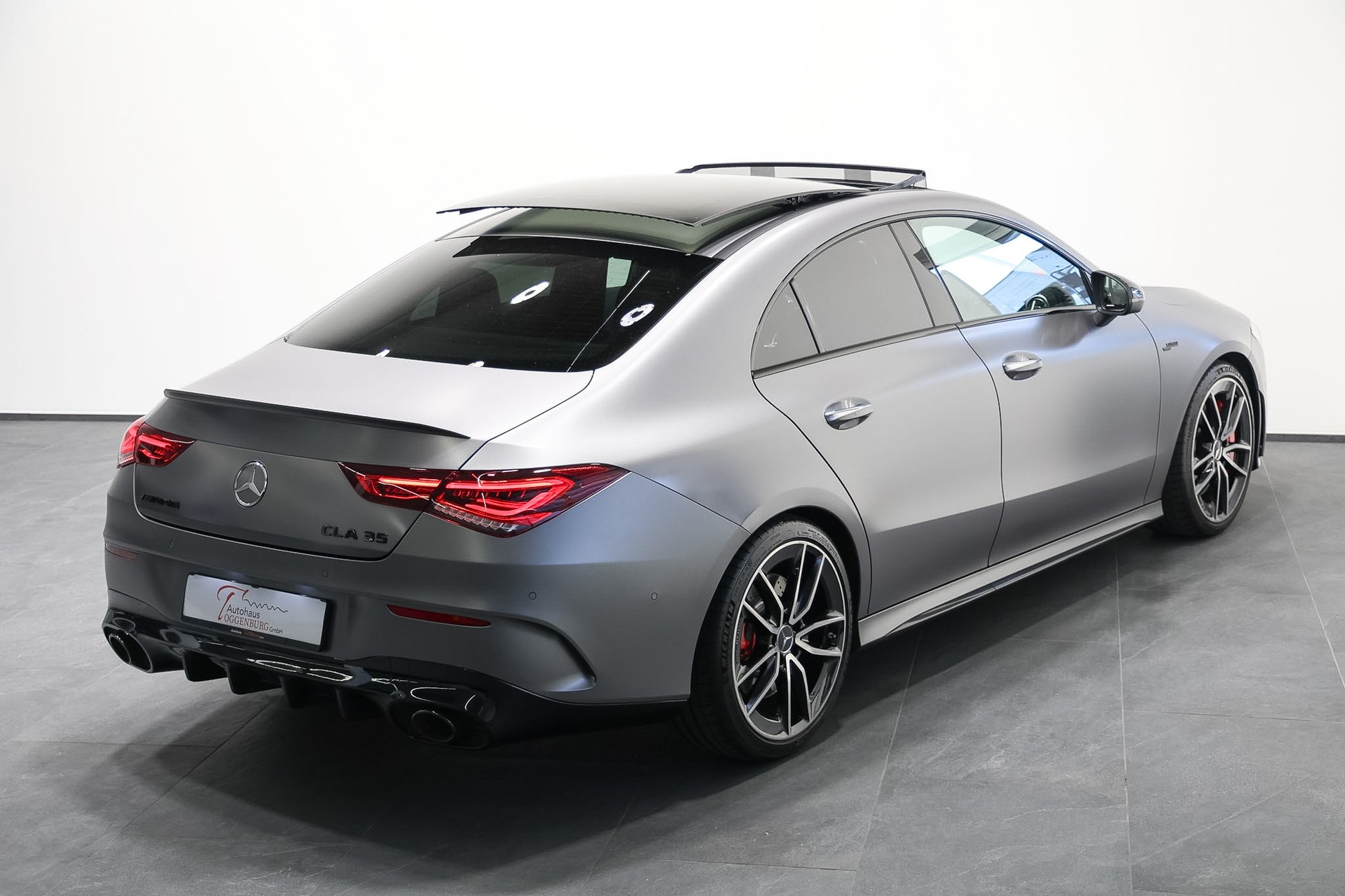 MERCEDES-BENZ CLA 35 AMG 4Matic 7G-DCT *CH-Fahrzeug*Grau Mattlackierung*Performance Sitze*-image-8