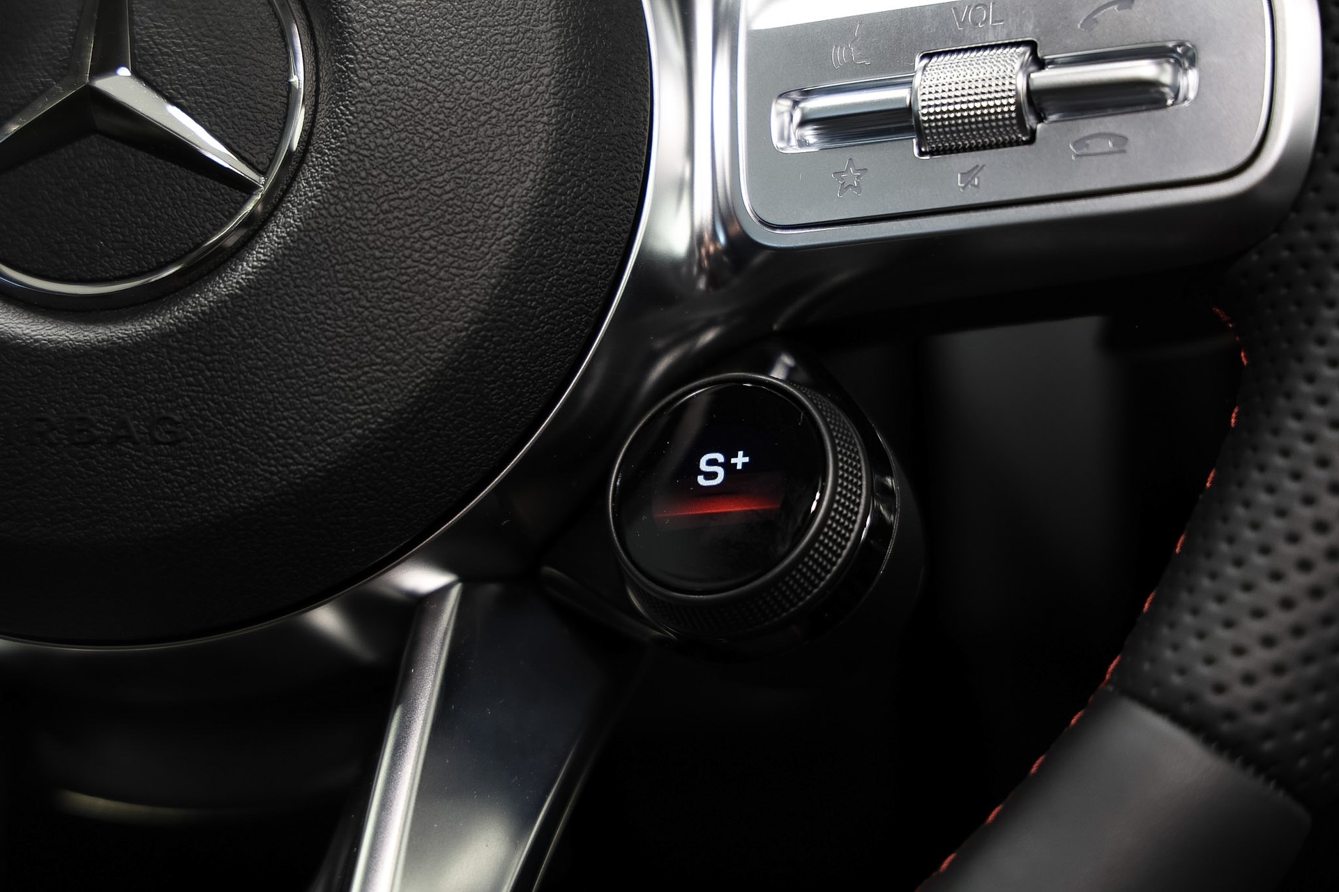 MERCEDES-BENZ CLA 35 AMG 4Matic 7G-DCT *CH-Fahrzeug*Grau Mattlackierung*Performance Sitze*-image-19