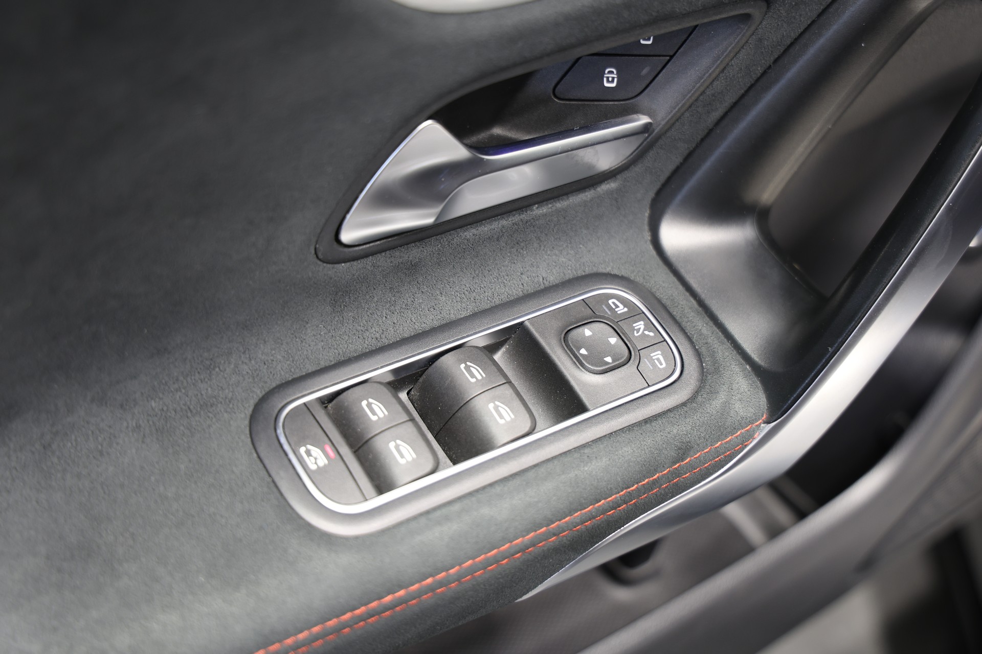 MERCEDES-BENZ CLA 35 AMG 4Matic 7G-DCT *CH-Fahrzeug*Grau Mattlackierung*Performance Sitze*-image-24