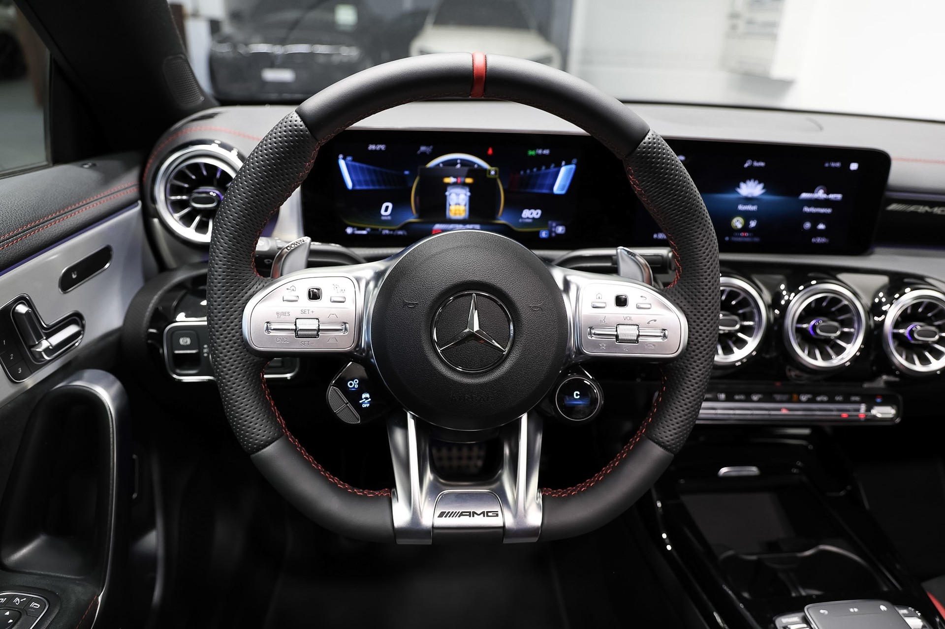 MERCEDES-BENZ CLA 35 AMG 4Matic 7G-DCT *CH-Fahrzeug*Grau Mattlackierung*Performance Sitze*-image-18