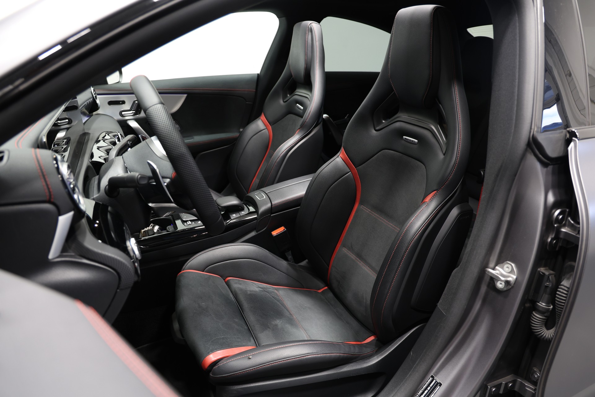 MERCEDES-BENZ CLA 35 AMG 4Matic 7G-DCT *CH-Fahrzeug*Grau Mattlackierung*Performance Sitze*-image-15