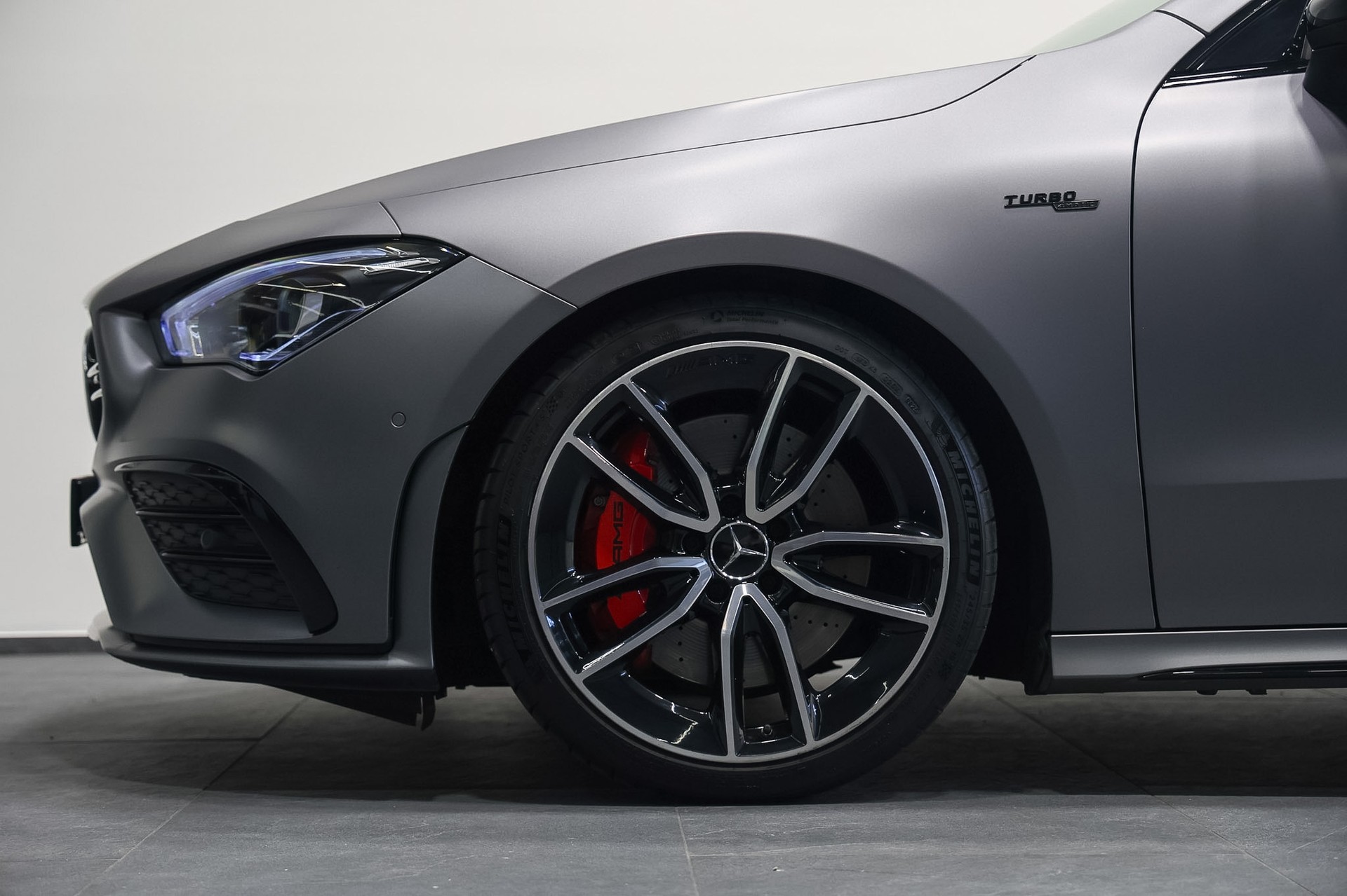 MERCEDES-BENZ CLA 35 AMG 4Matic 7G-DCT *CH-Fahrzeug*Grau Mattlackierung*Performance Sitze*-image-12