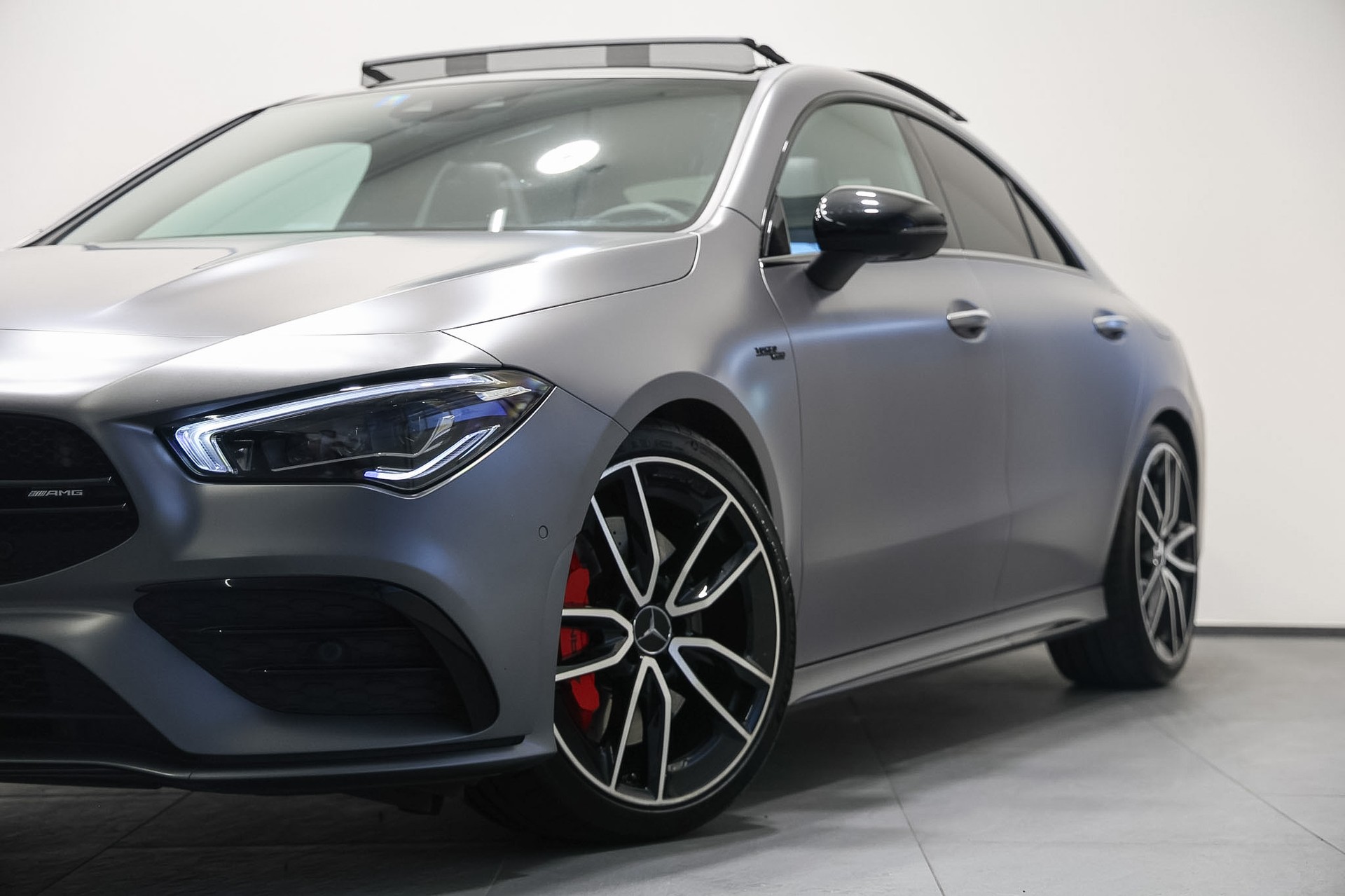 MERCEDES-BENZ CLA 35 AMG 4Matic 7G-DCT *CH-Fahrzeug*Grau Mattlackierung*Performance Sitze*-image-3