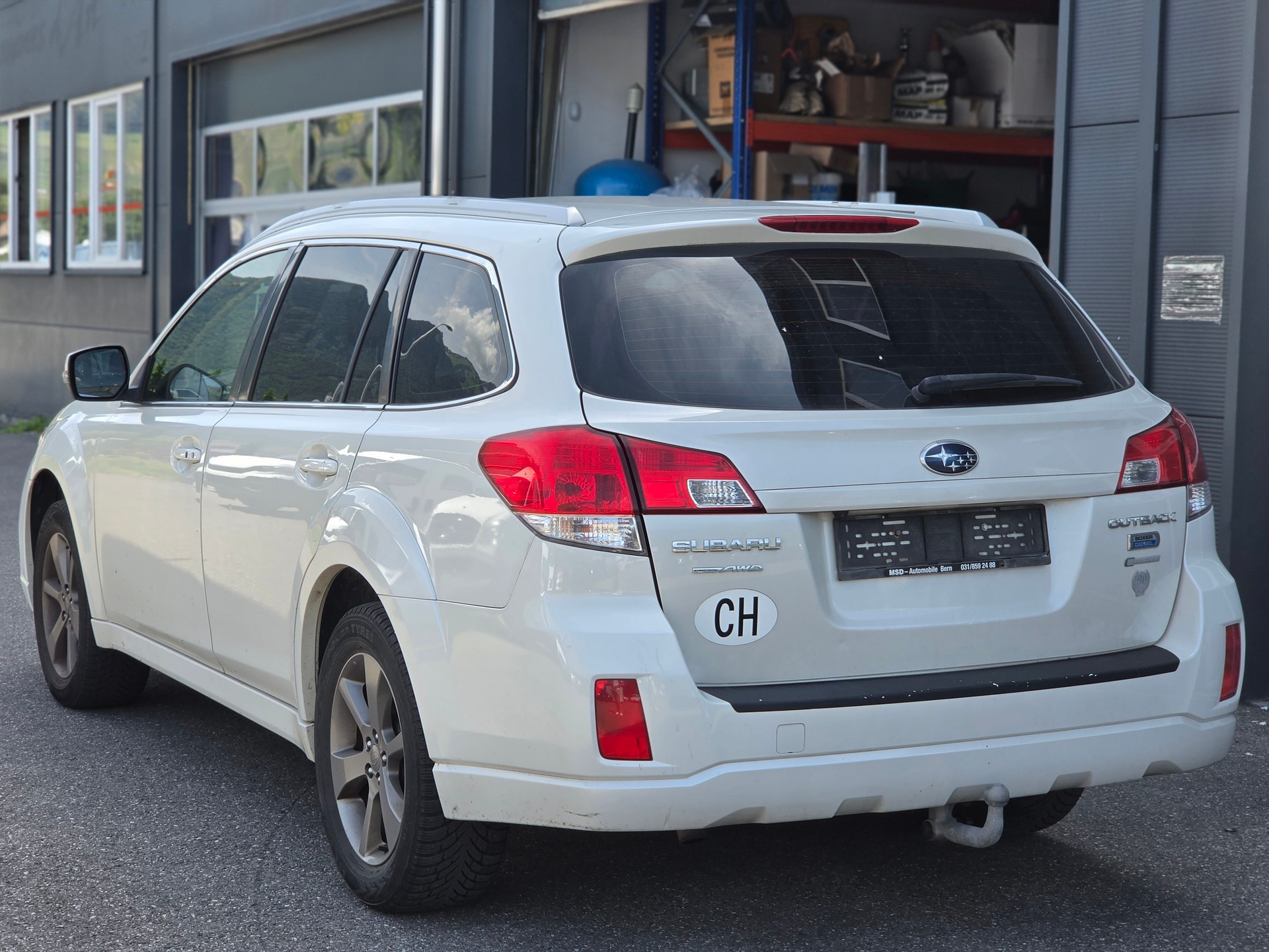 SUBARU Outback 2.0D Swiss AWD Lineartronic-image-5