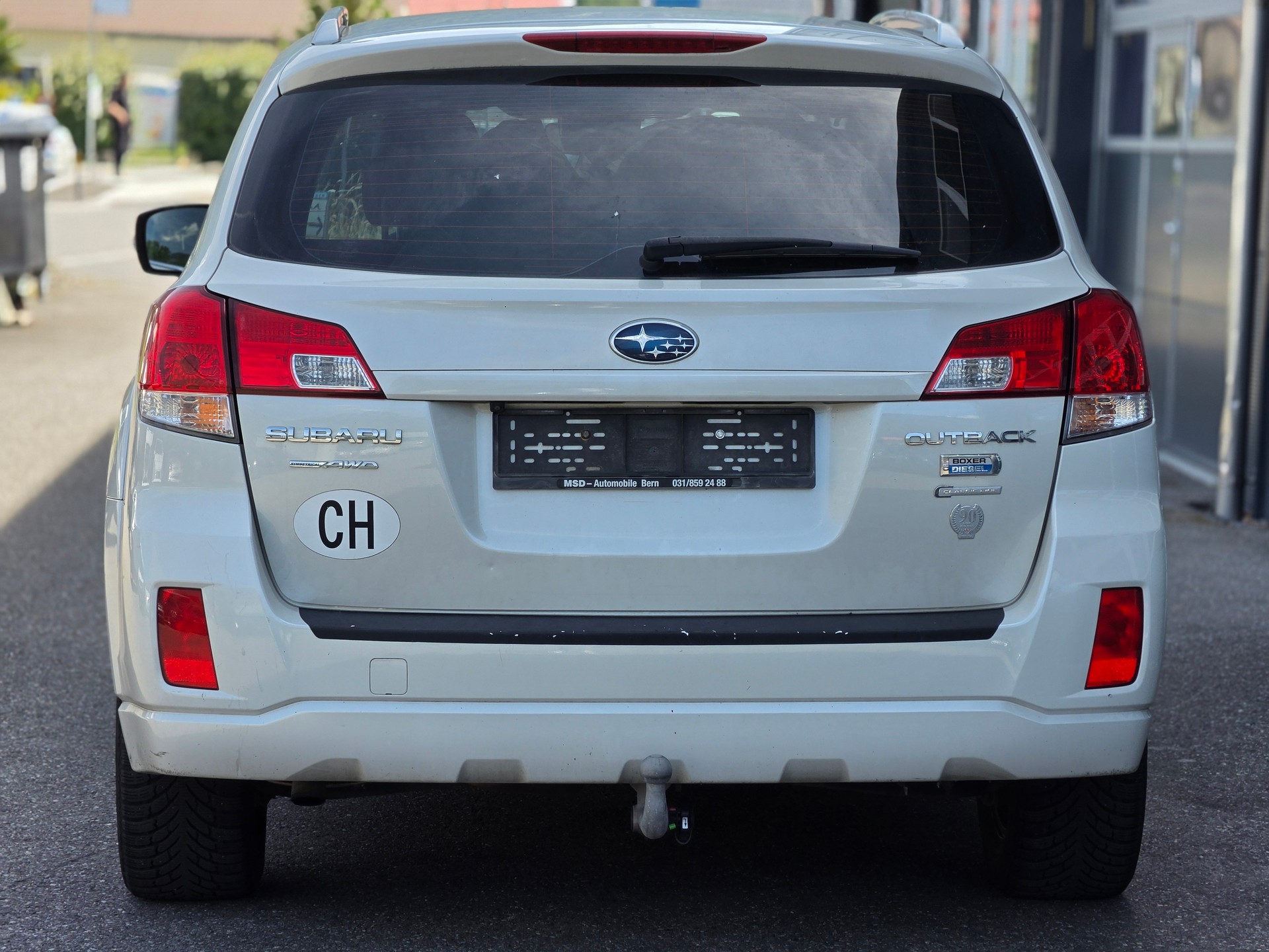 SUBARU Outback 2.0D Swiss AWD Lineartronic-image-3