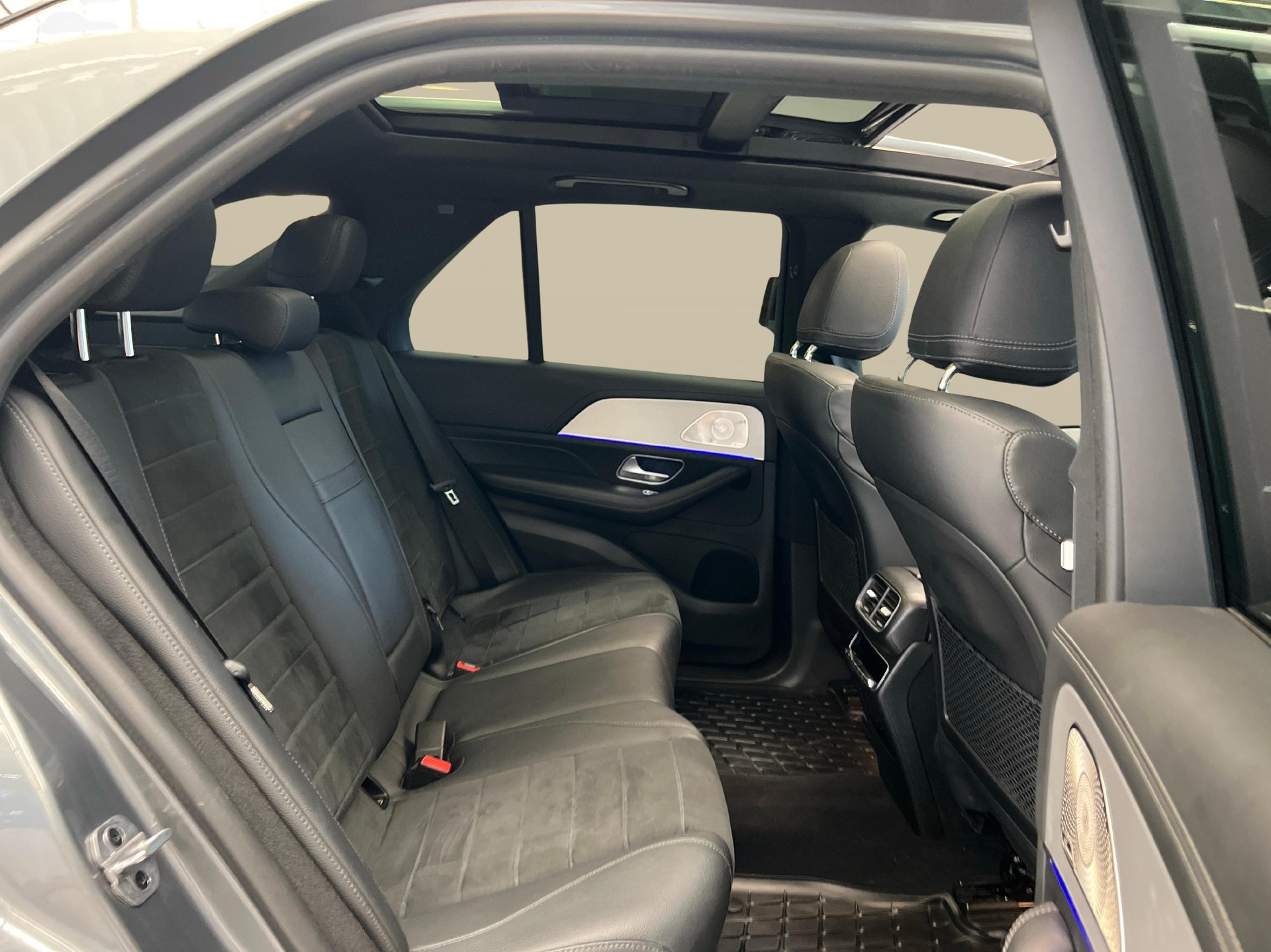 MERCEDES-BENZ GLE 400 d AMG Line 4matic-image-10